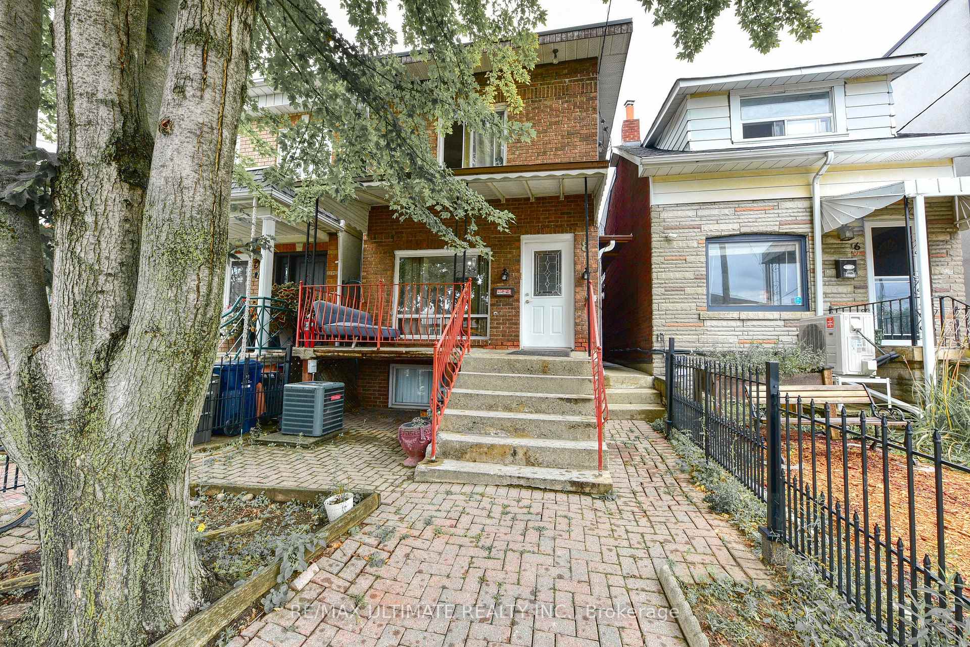 8 Corby Avenue Main Floor, Toronto, On M6e 1v1