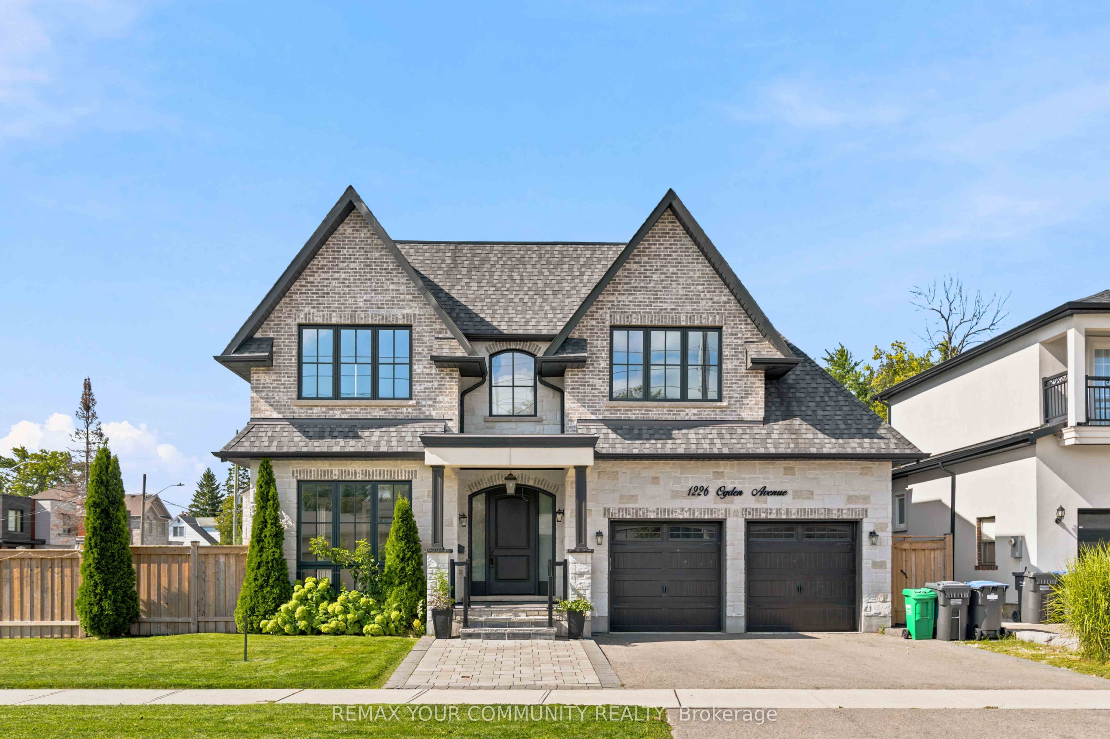 1226 Ogden Avenue, Mississauga, On L5e 2h4