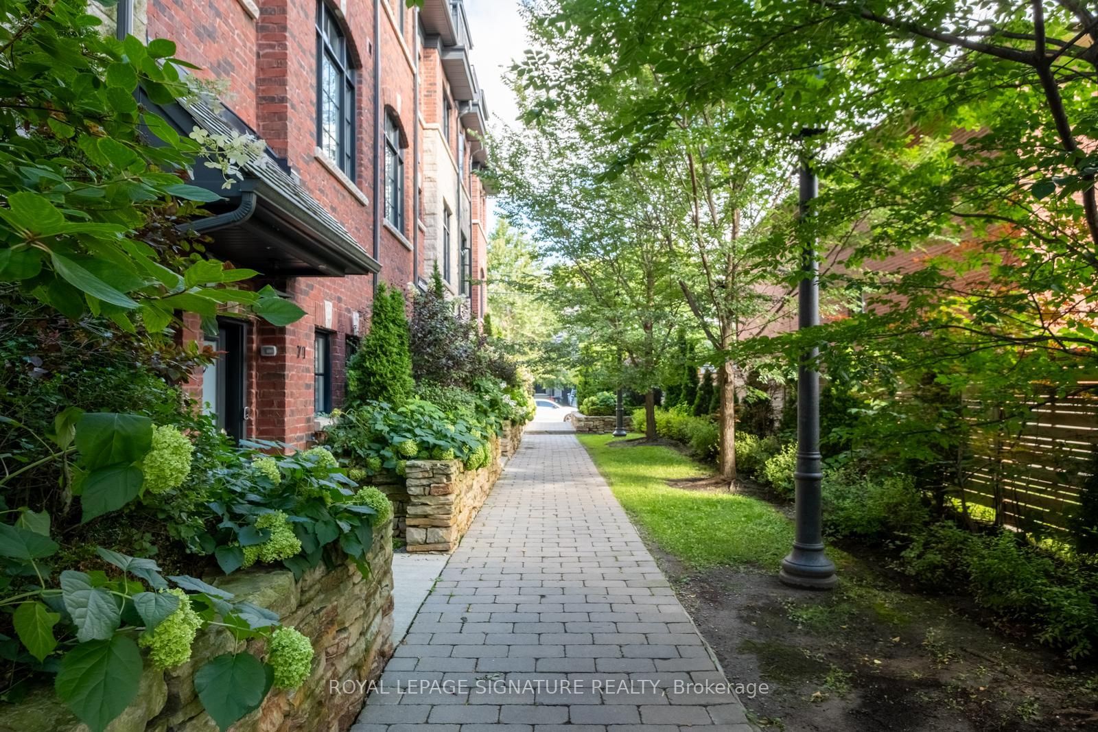 71 Elder Avenue 73, Toronto, On M8w 0b8