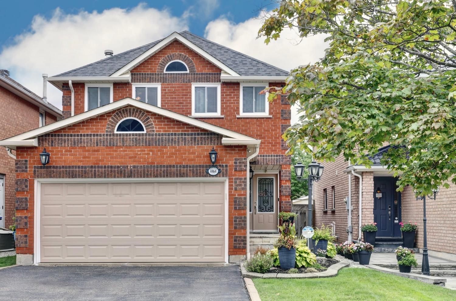 4464 Weeping Willow Drive, Mississauga, On L5v 1k3