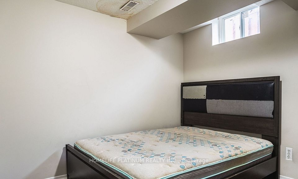 116 Flowertown Avenue, Brampton, On L6x 3y6