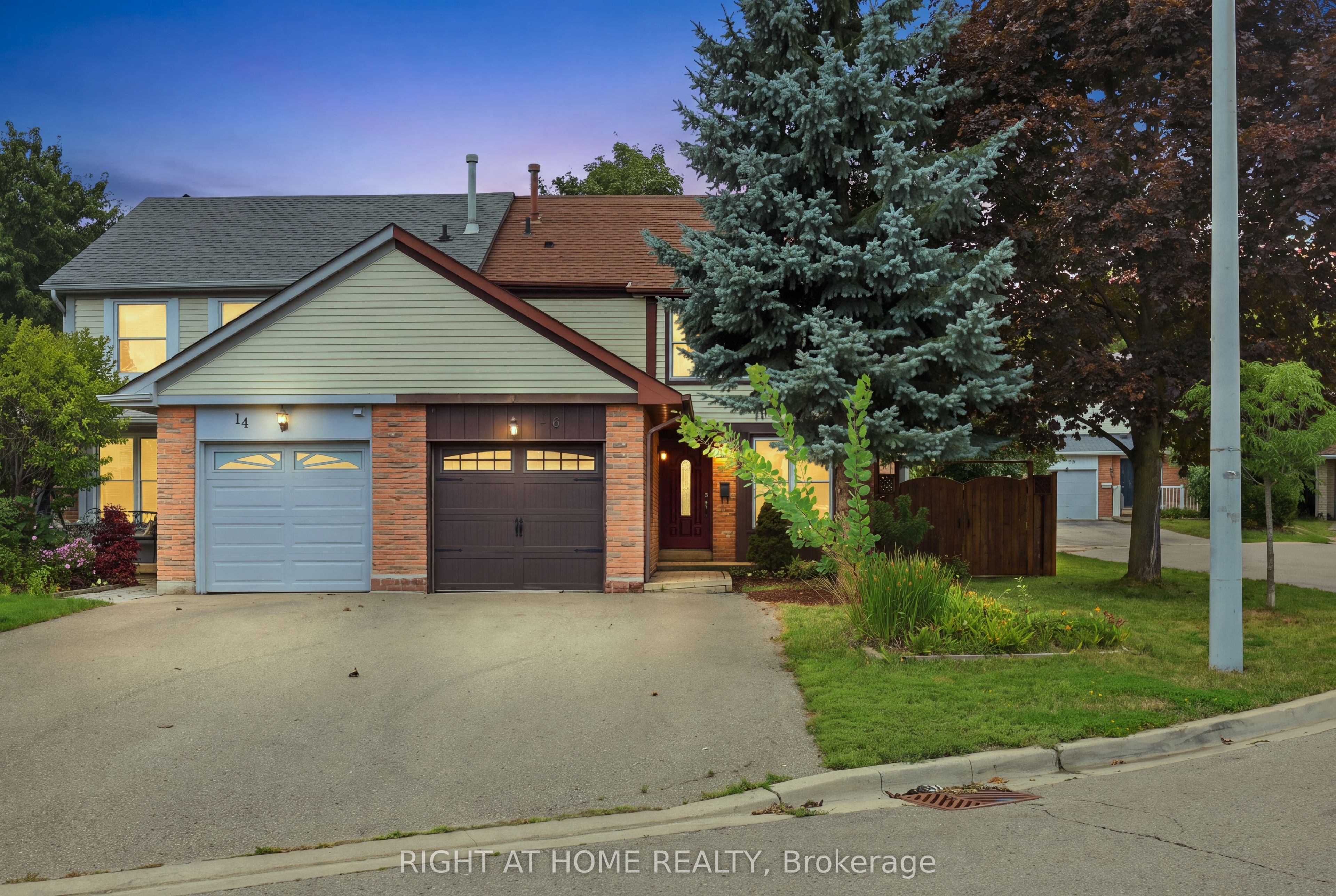 16 Kindle Court, Brampton, On L6z 1b2