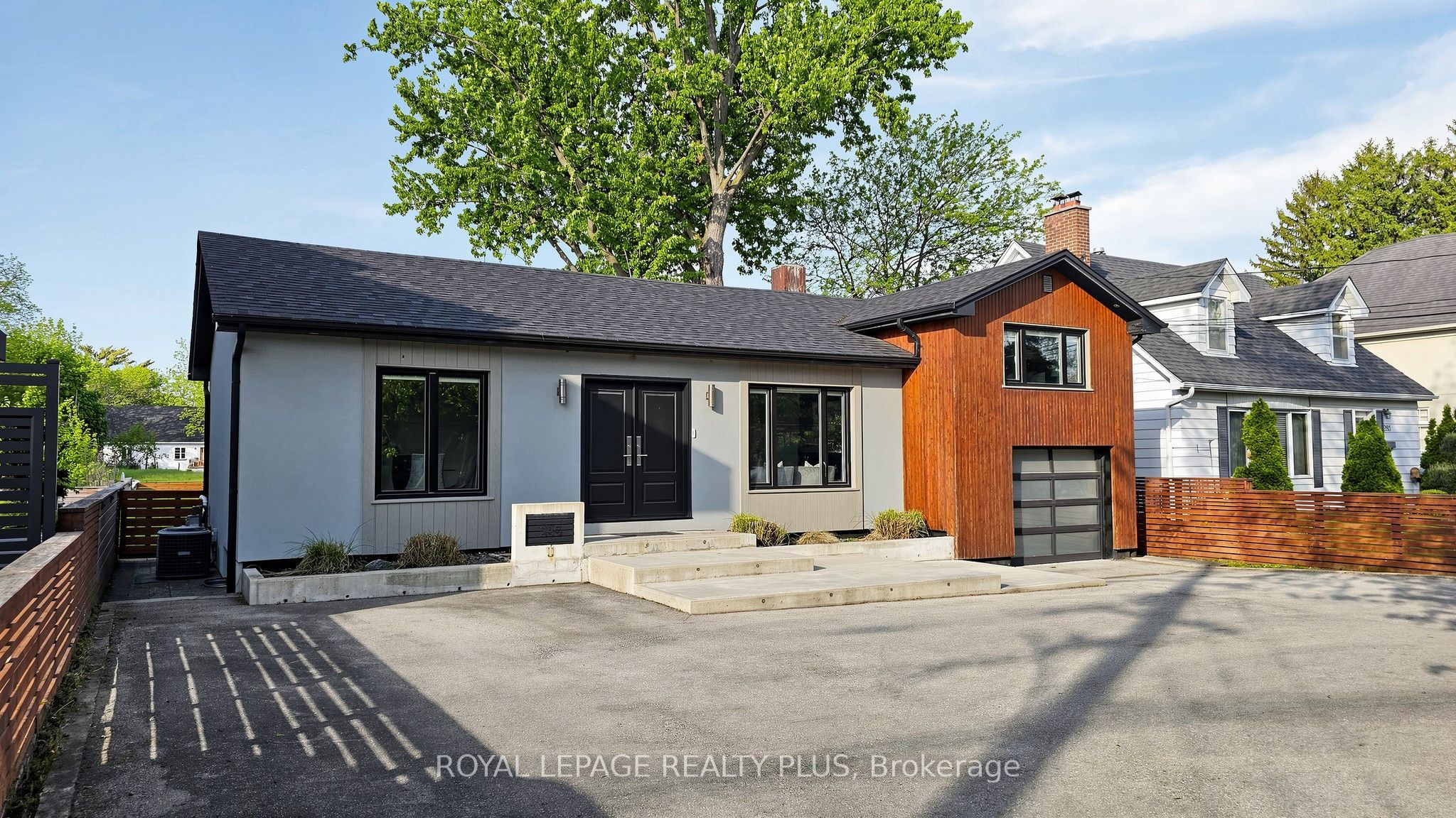285 Bronte Road, Oakville, On L6l 3c5