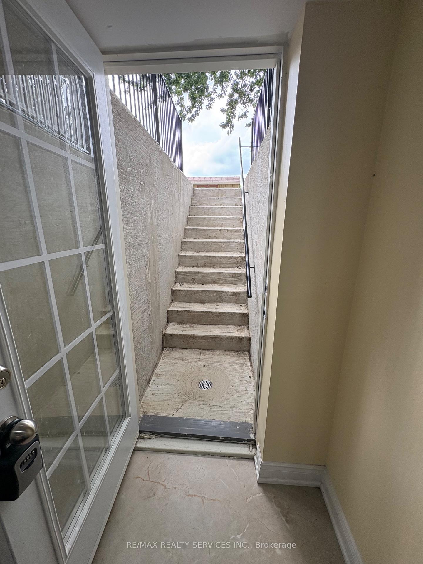 60 Newbridge Crescent Basement, Brampton, On L6s 4b3