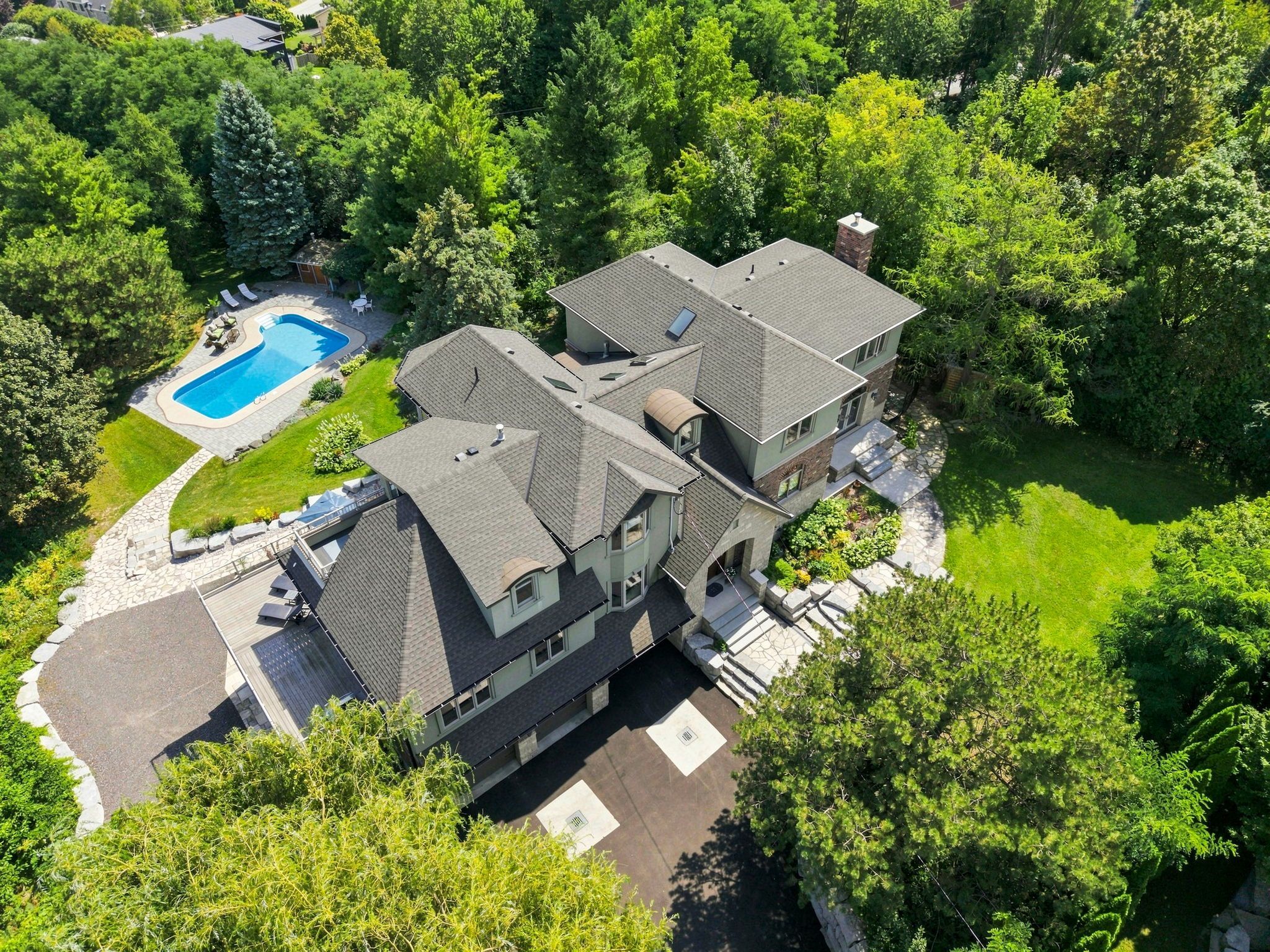 1296 Dundas Street, Burlington, On L7r 3x4