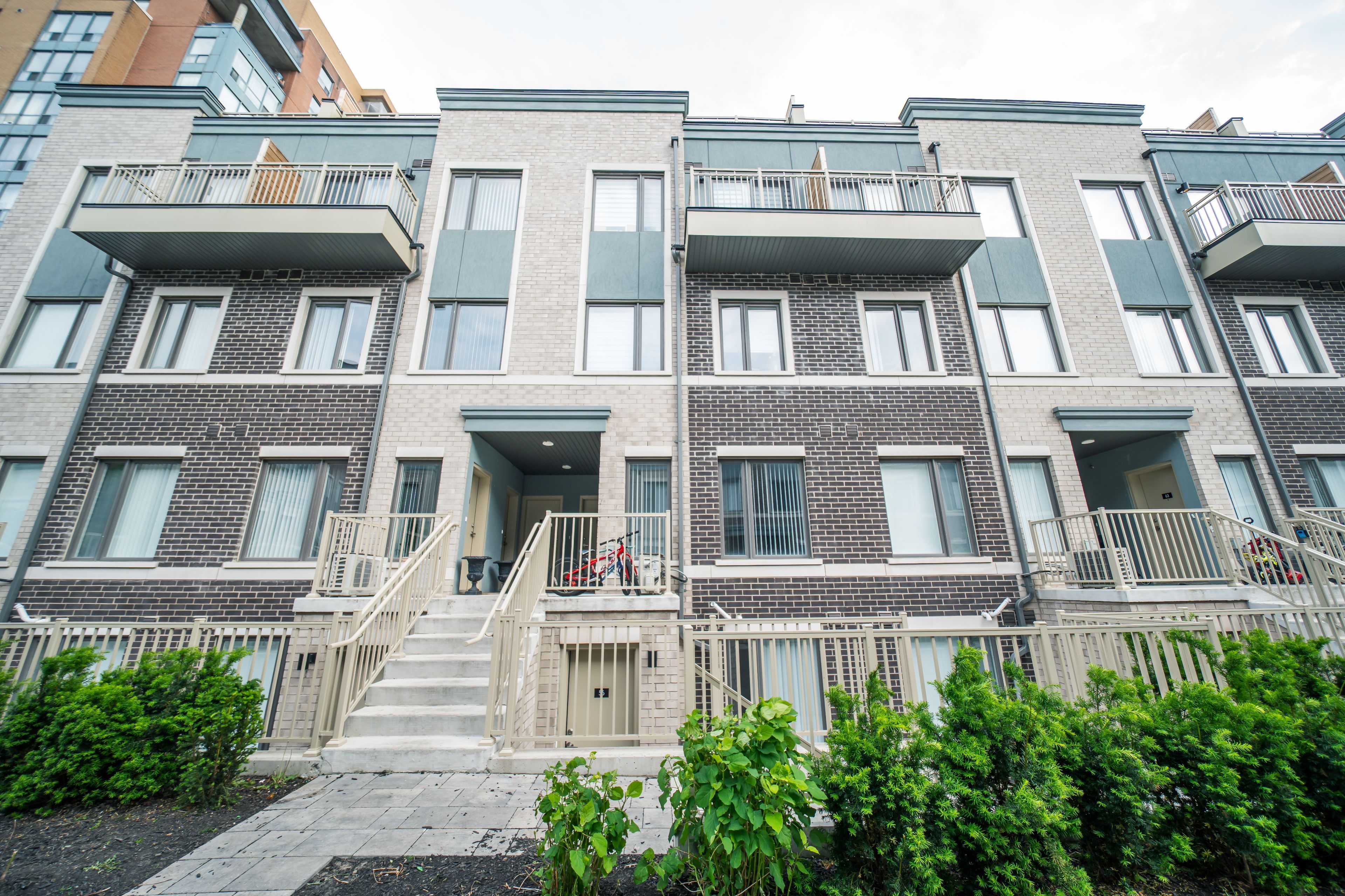 5 William Jackson Way 56, Toronto, On M8v 0j6