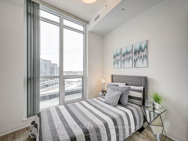 35 Watergarden Drive 220, Mississauga, On L5r 0g8