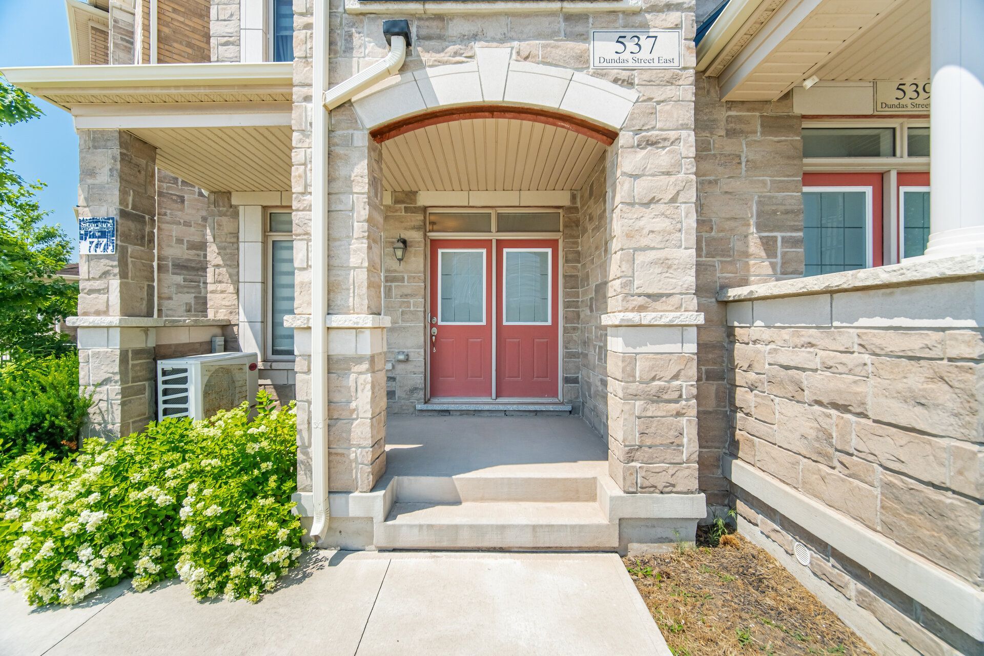 537 Dundas Street E, Oakville, On L6h 3p6