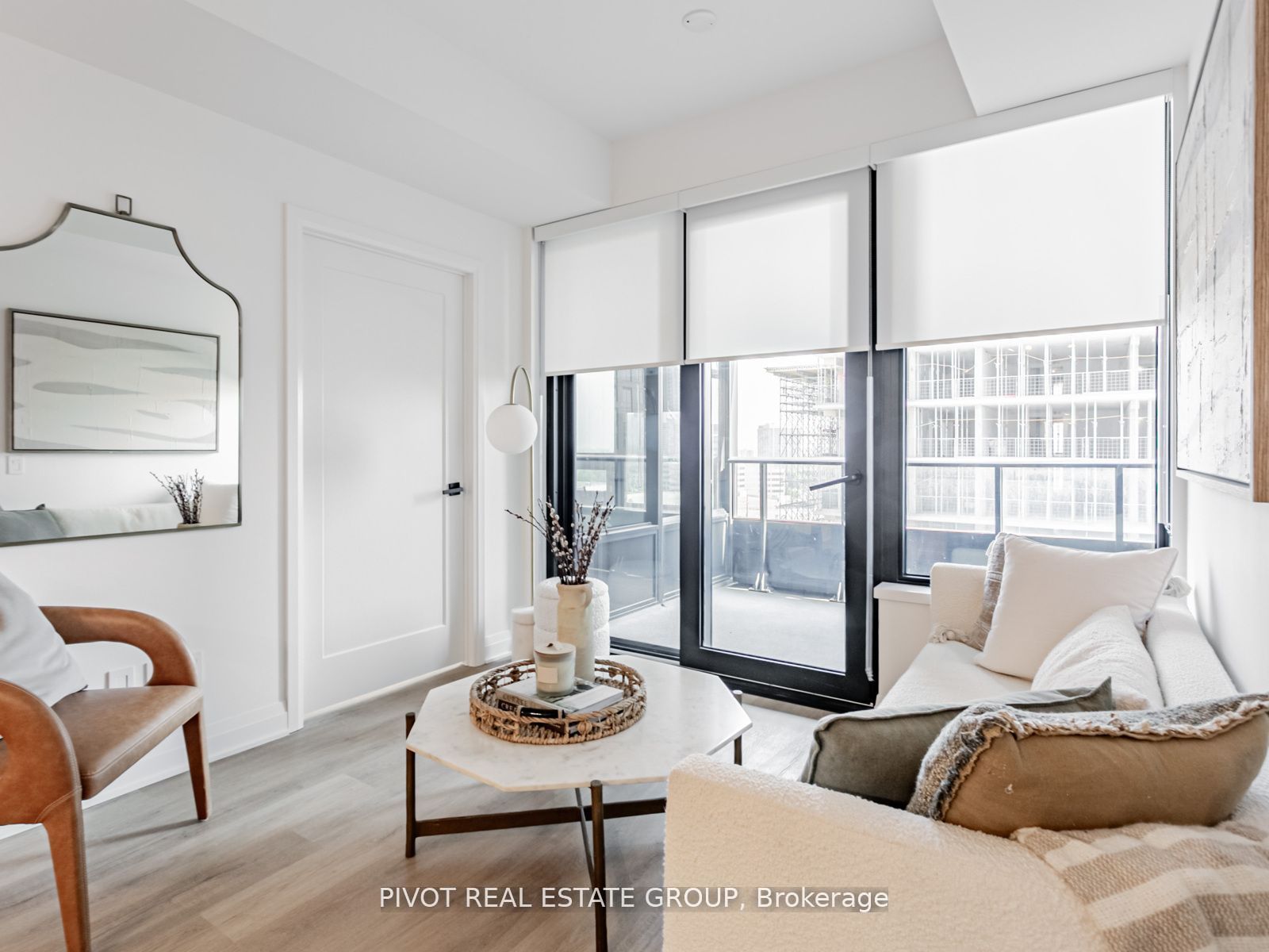 4023 The Exchange 1703, Mississauga, On L5b 0n4