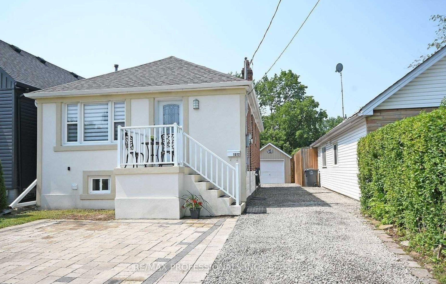 1072 Alexandra Avenue Bsmt, Mississauga, On L5e 1z8
