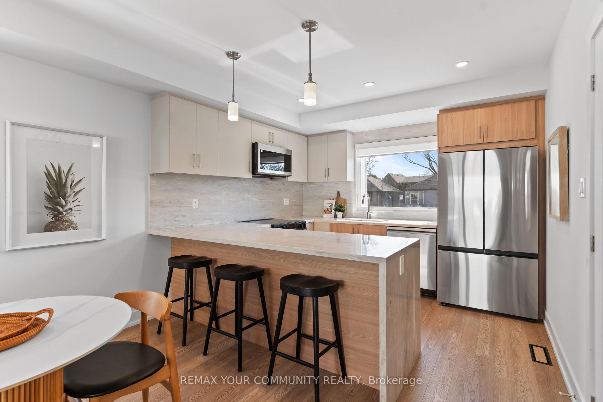 15 Acorn Avenue 1, Toronto, On M9b 3p7