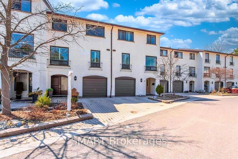 6679 Shelter Bay Road 19, Mississauga, On L5n 2a2