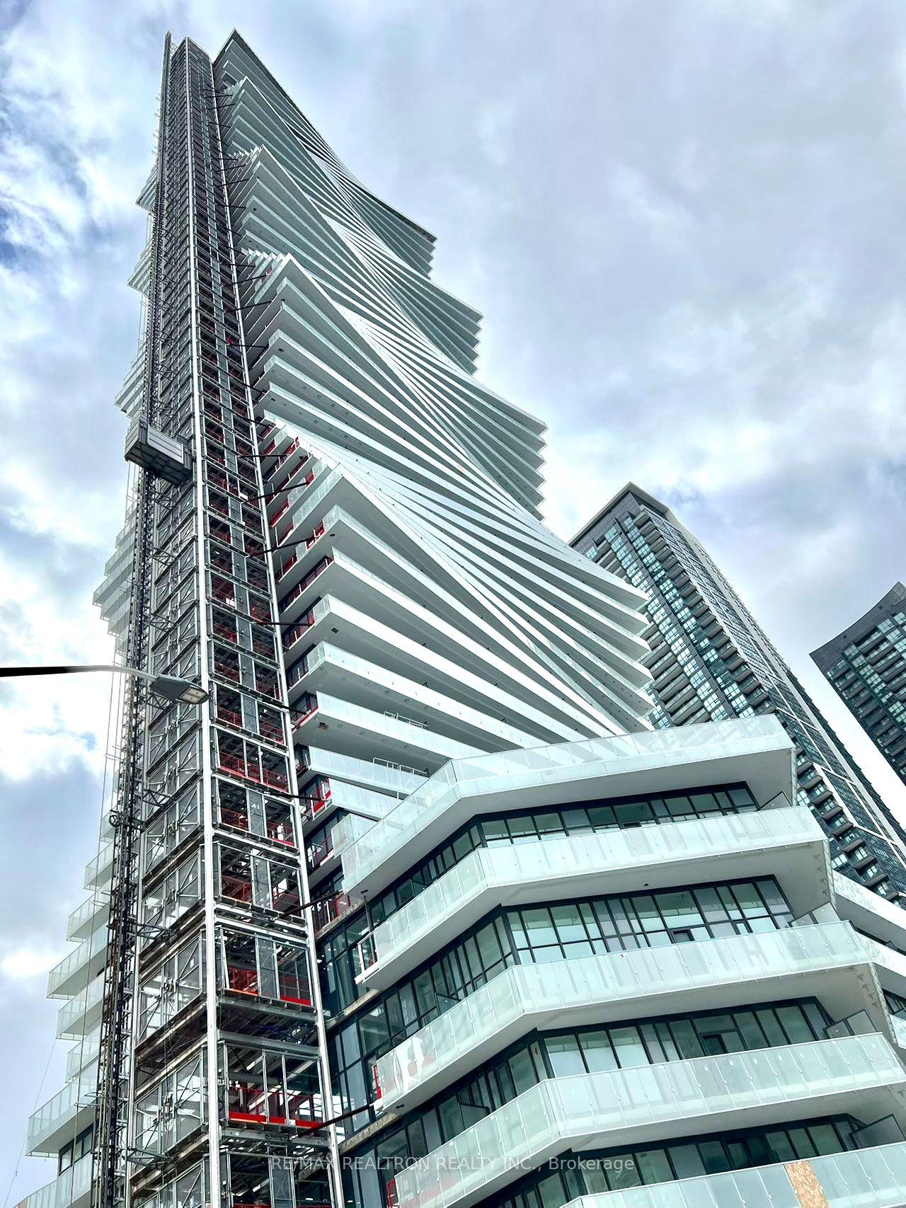 3900 Confederation Parkway 1702, Mississauga, On L5b 0m3