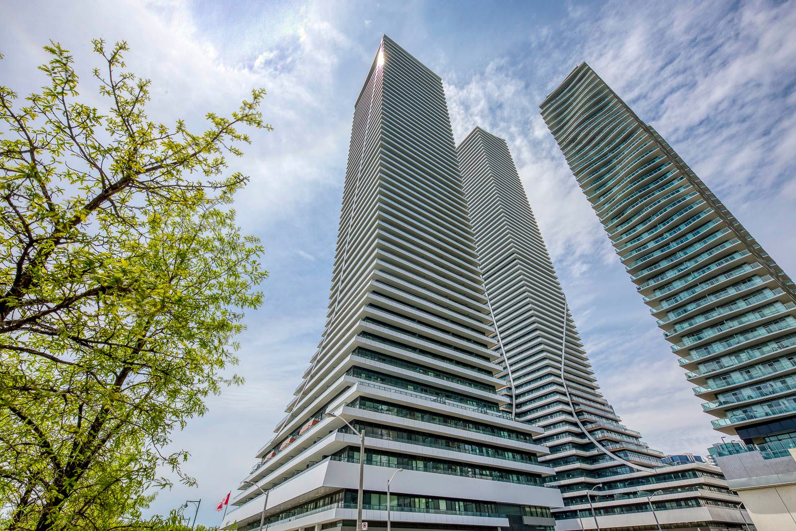 20 Shore Breeze Drive 1404, Toronto, On M8v 1a1