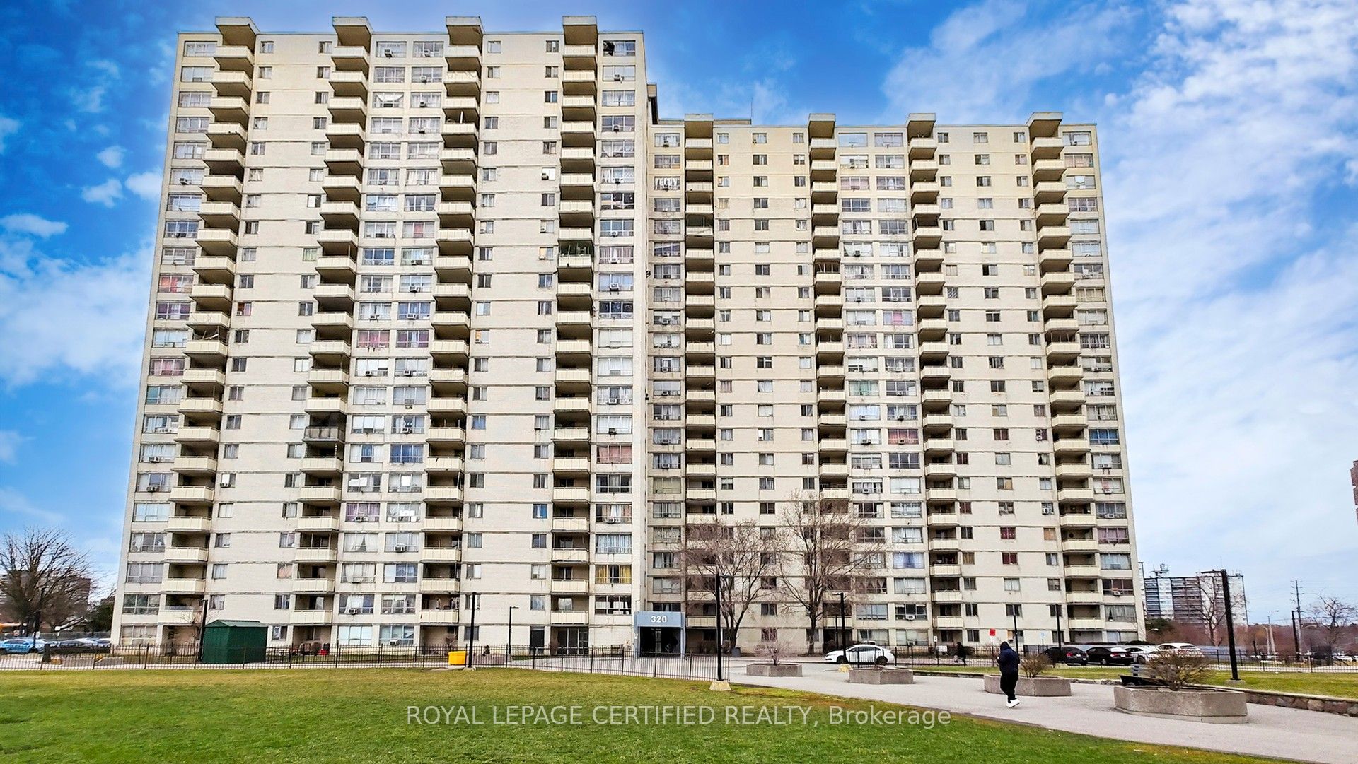 320 Dixon Road 304, Toronto, On M9r 1s8