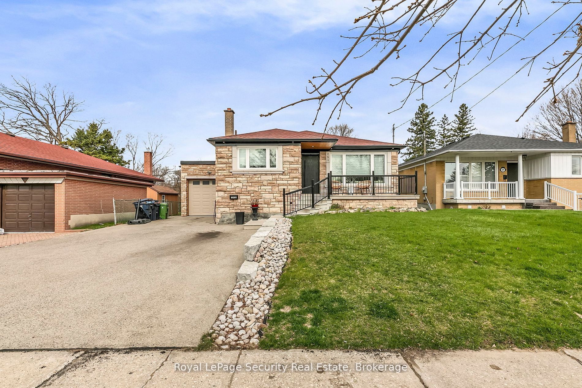 251 Thistle Down Boulevard, Toronto, On M9v 1k6