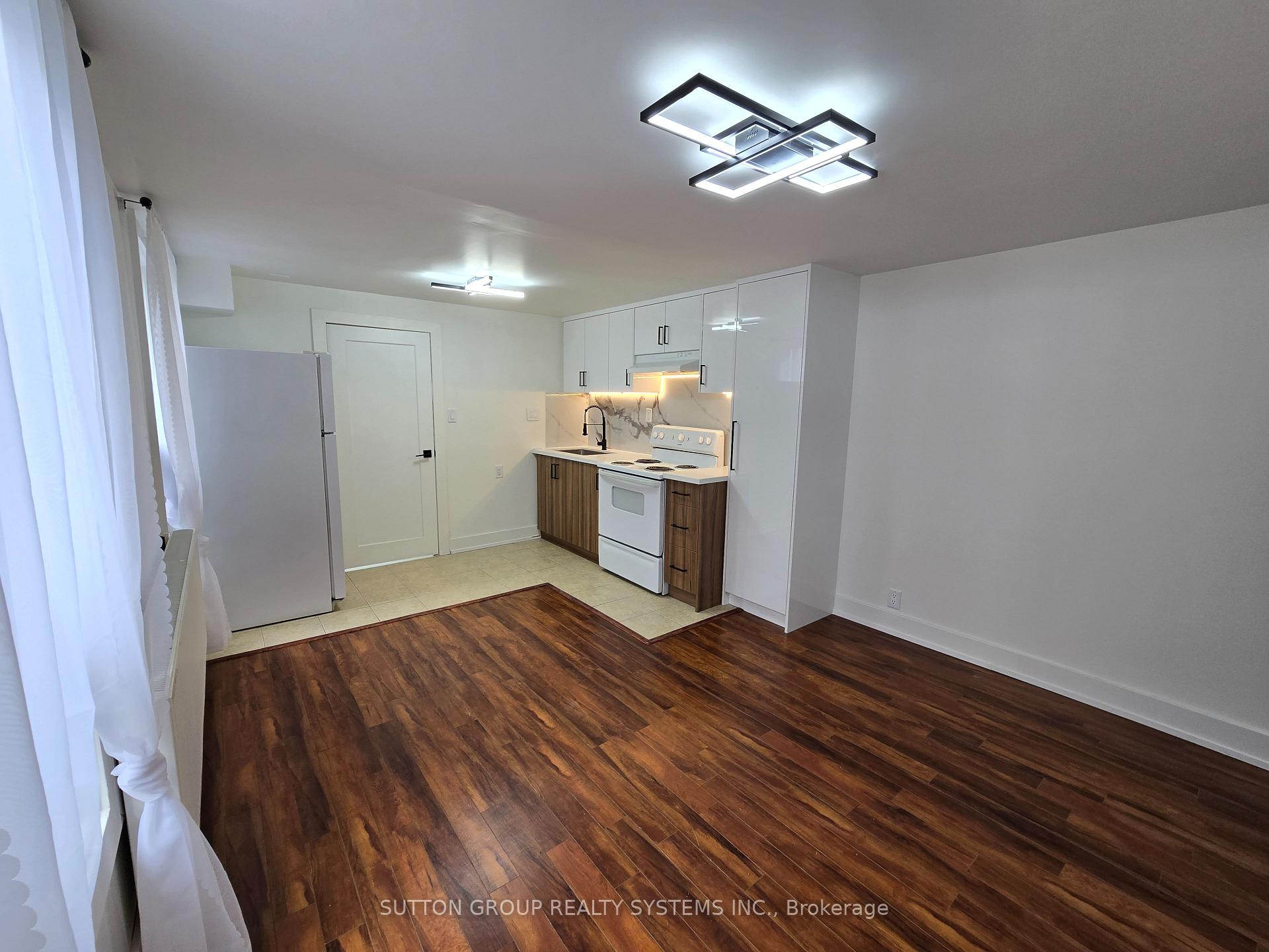 2886 Lake Shore Boulevard W 1, Toronto, On M8v 1j1
