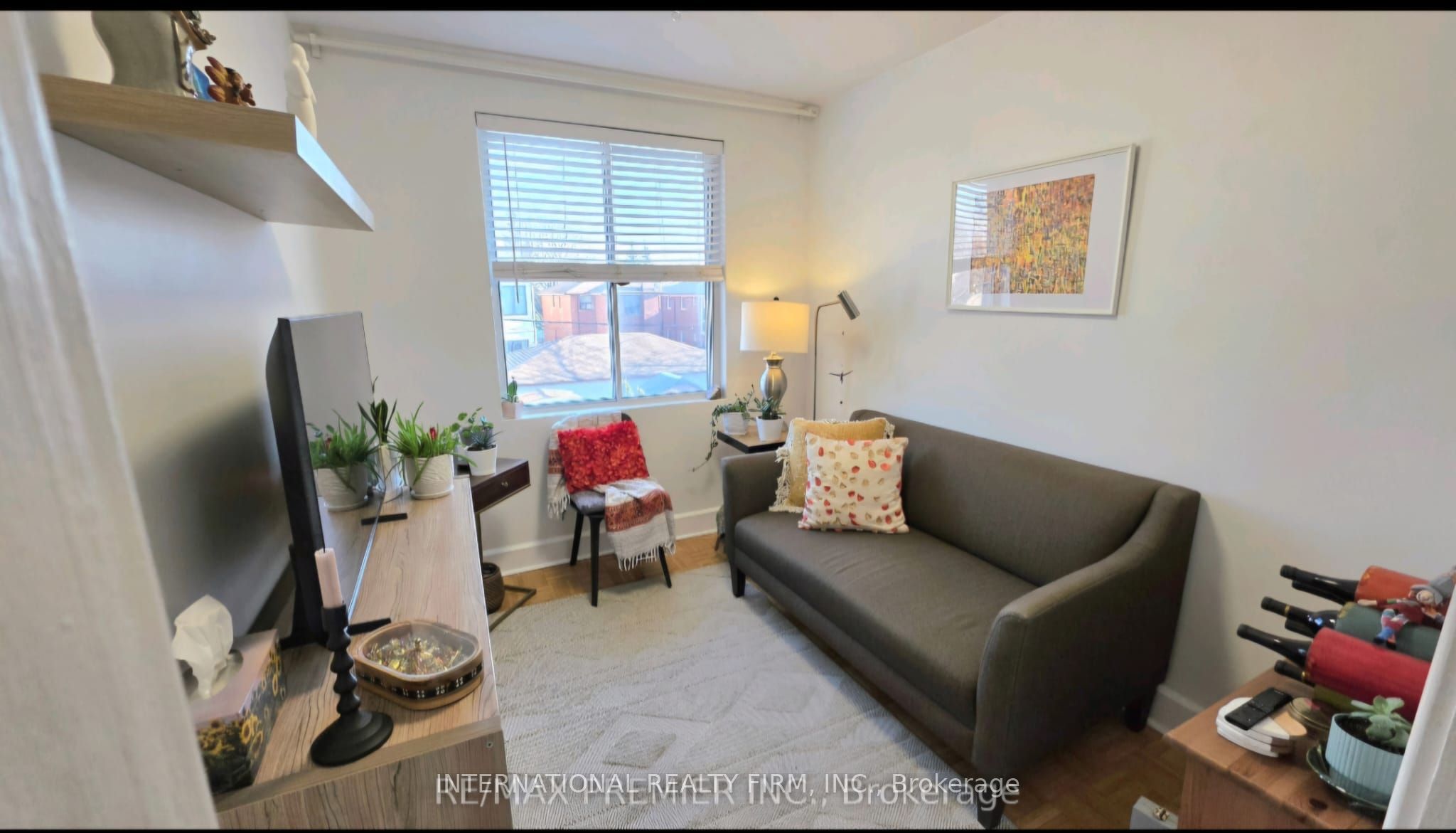 75 Auburn Avenue 2, Toronto, On M6h 2l8