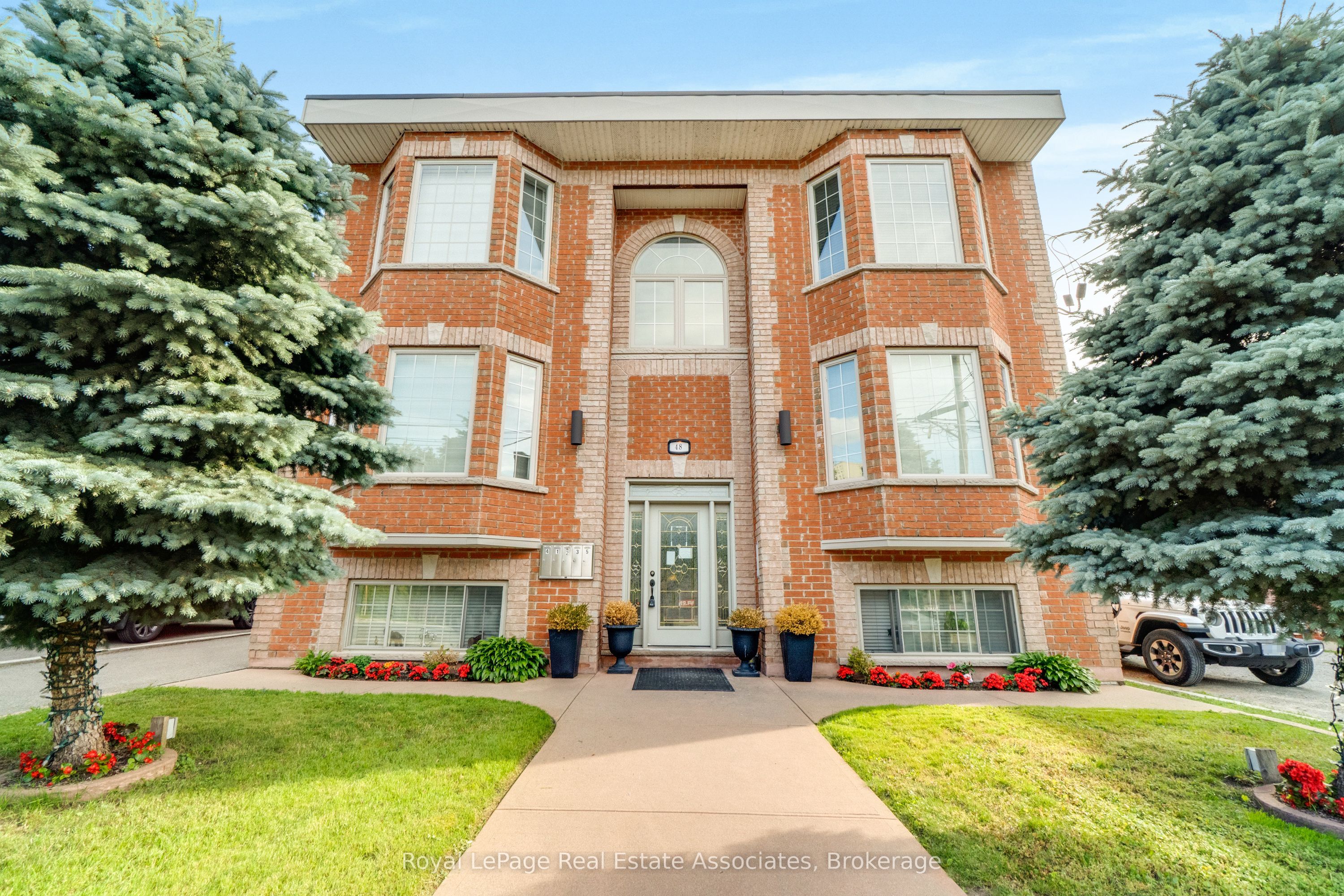 48 Mississauga Road N 4, Mississauga, On L5h 2h8