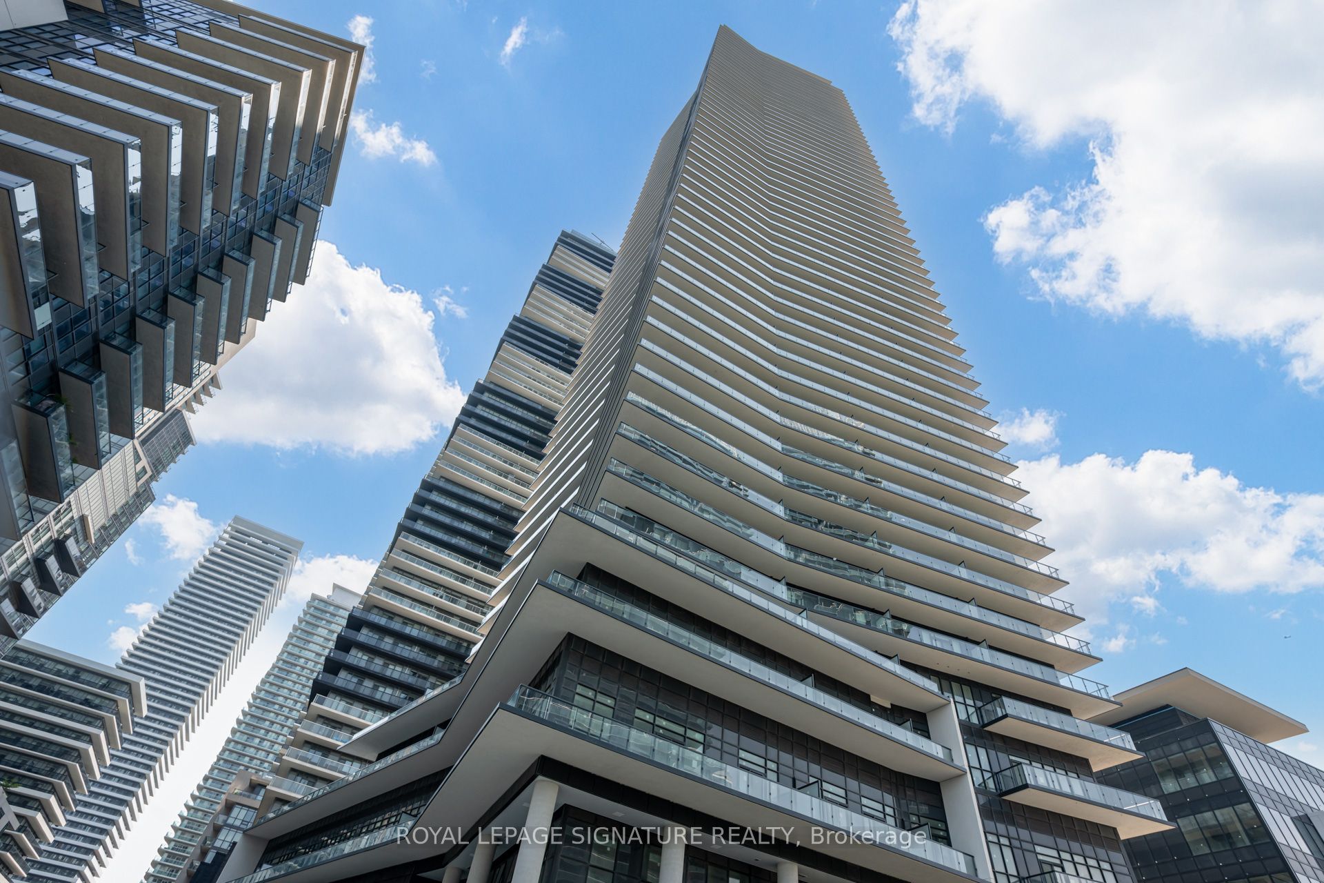 38 Annie Craig Drive 4210, Toronto, On M8v 0g9