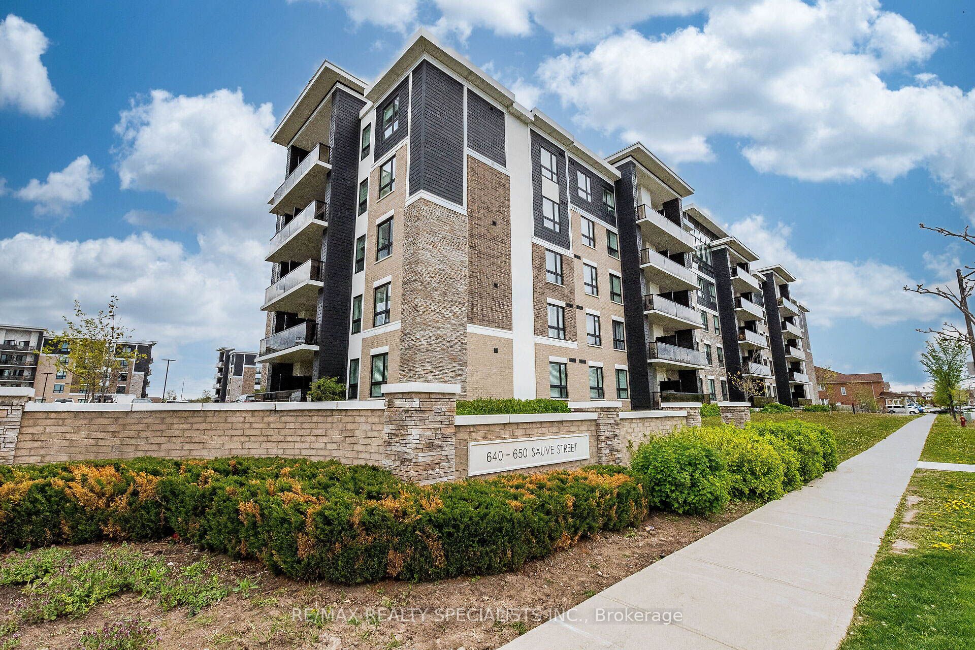 640 Sauve Street 221, Milton, On L9t 7e3