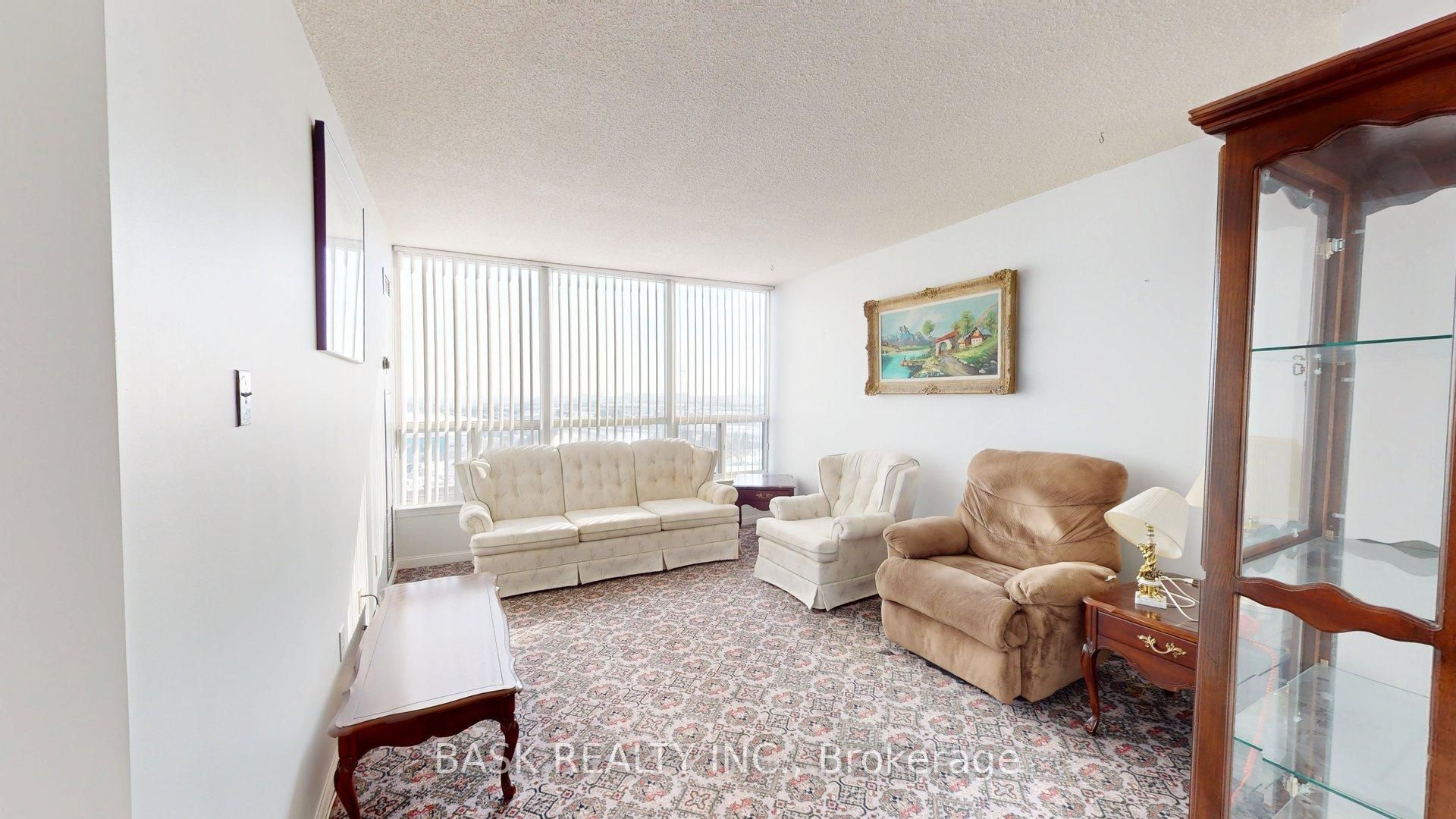12 Laurelcrest Street 907, Brampton, On L6s 5y4