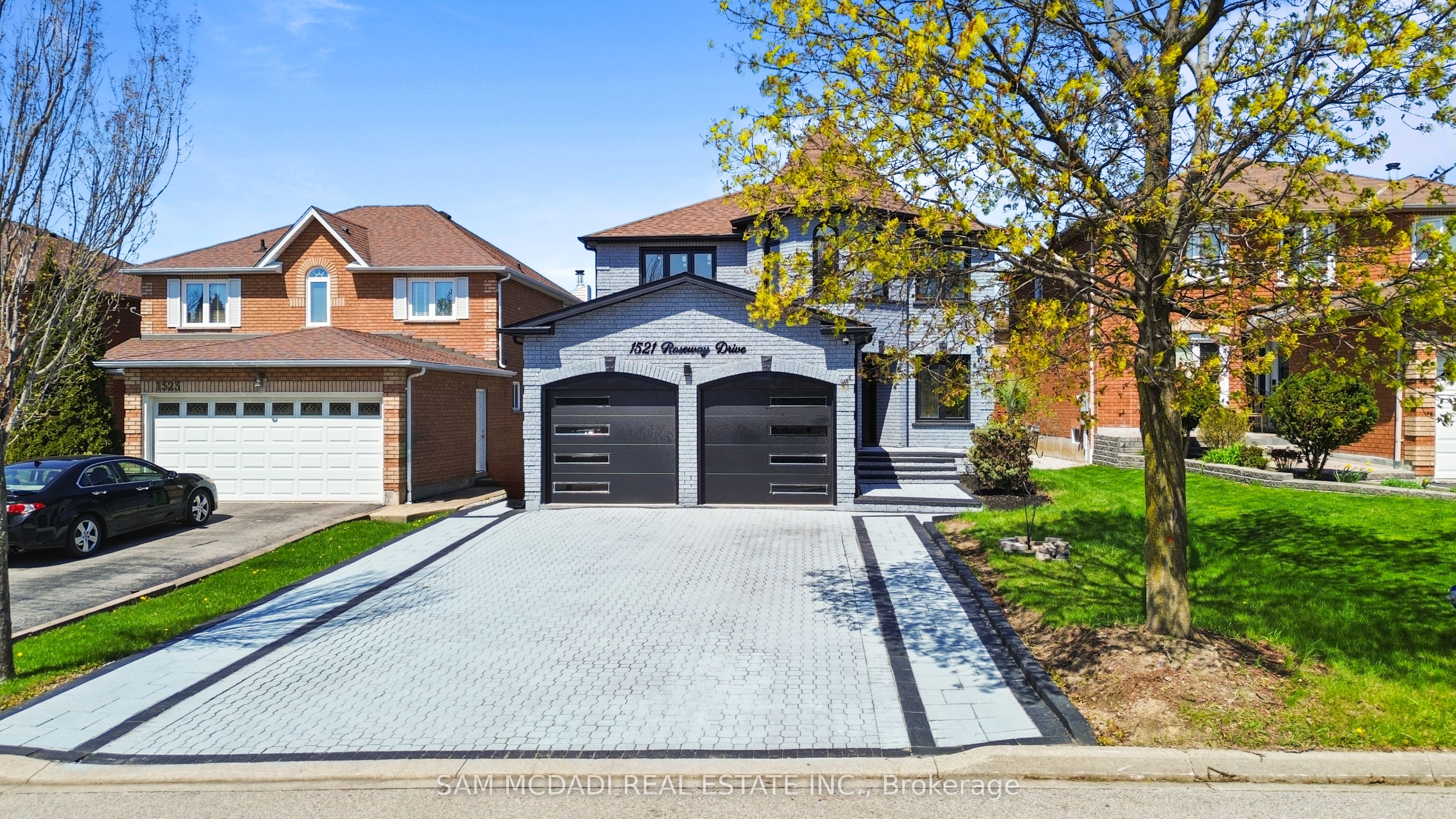 1521 Roseway Drive, Mississauga, On L5m 5m5