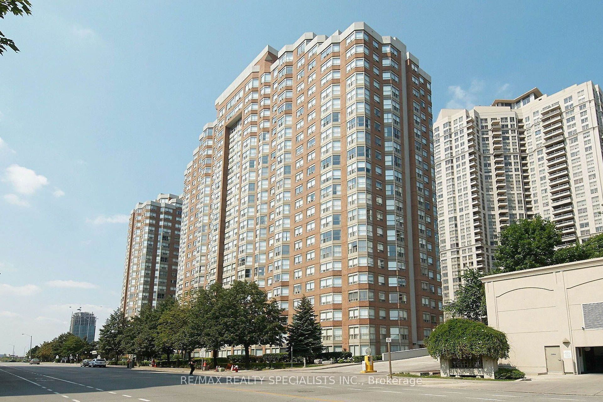 335 Webb Drive 1401, Mississauga, On L5b 4a1