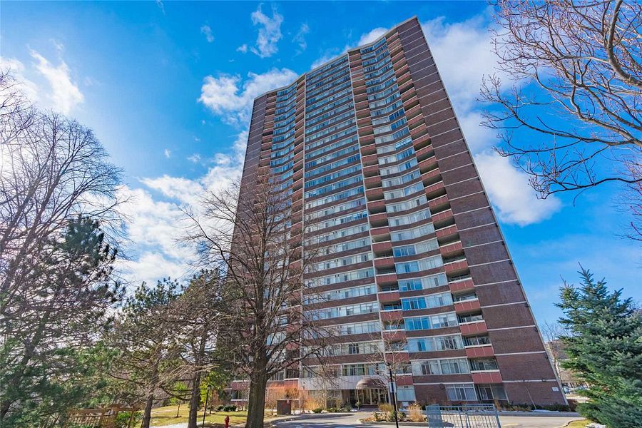 3100 Kirwin Avenue 2702, Mississauga, On L5a 3s6