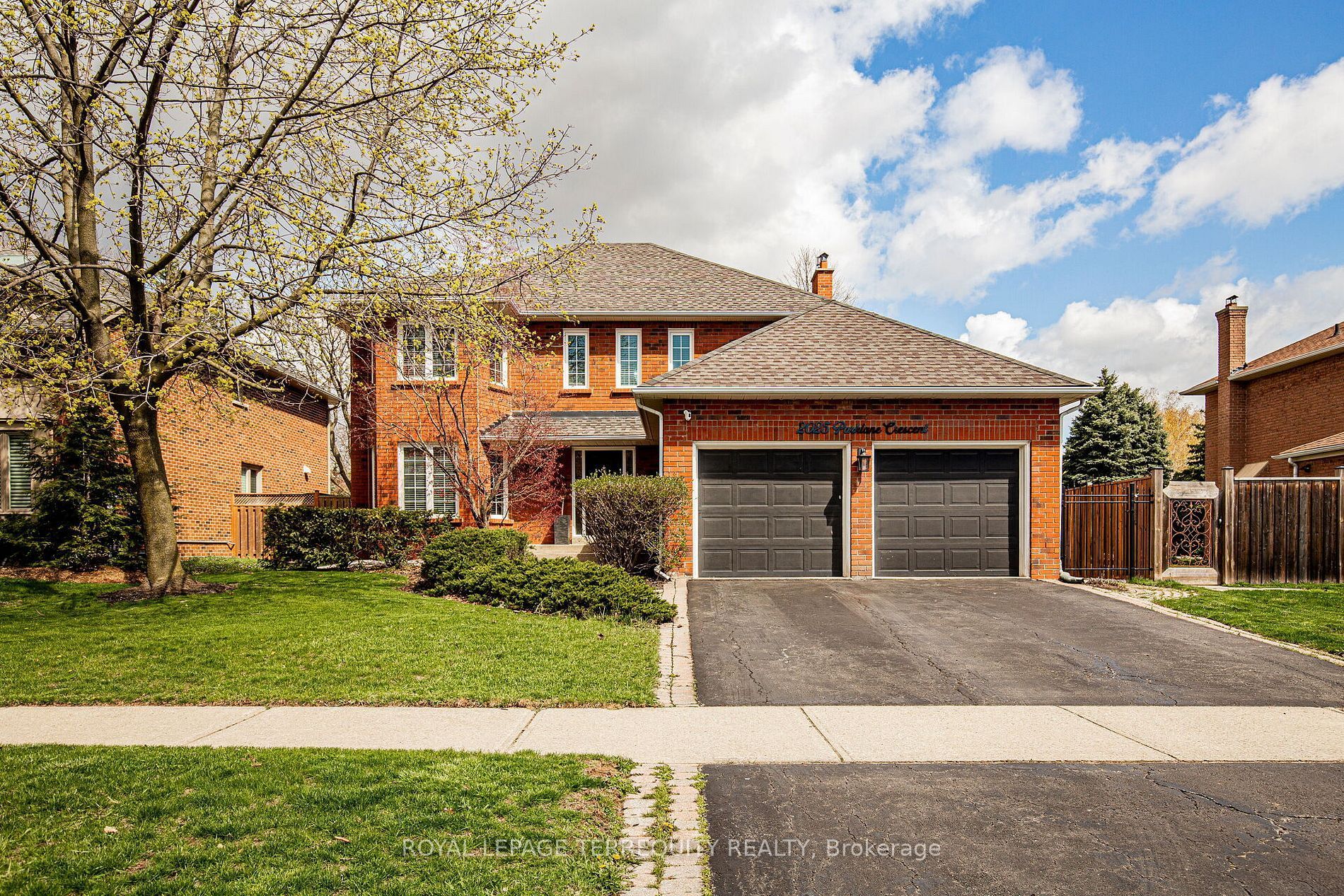2025 Parklane Crescent, Burlington, On L7m 3v6