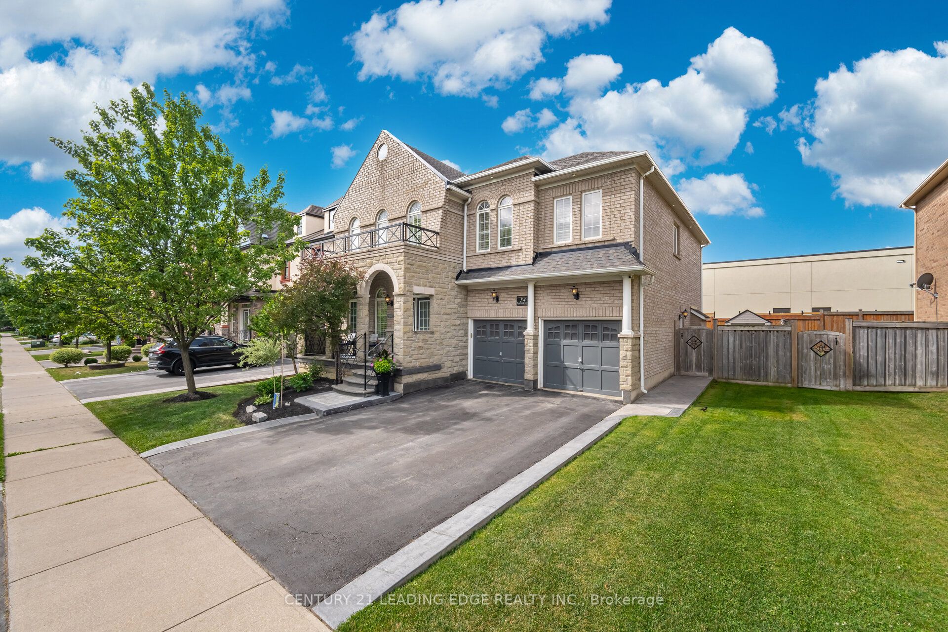 34 Royal Links Circle, Brampton, On L6p 2z9