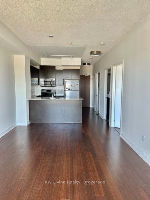 360 Square One Drive 1810, Mississauga, On L5b 0g7