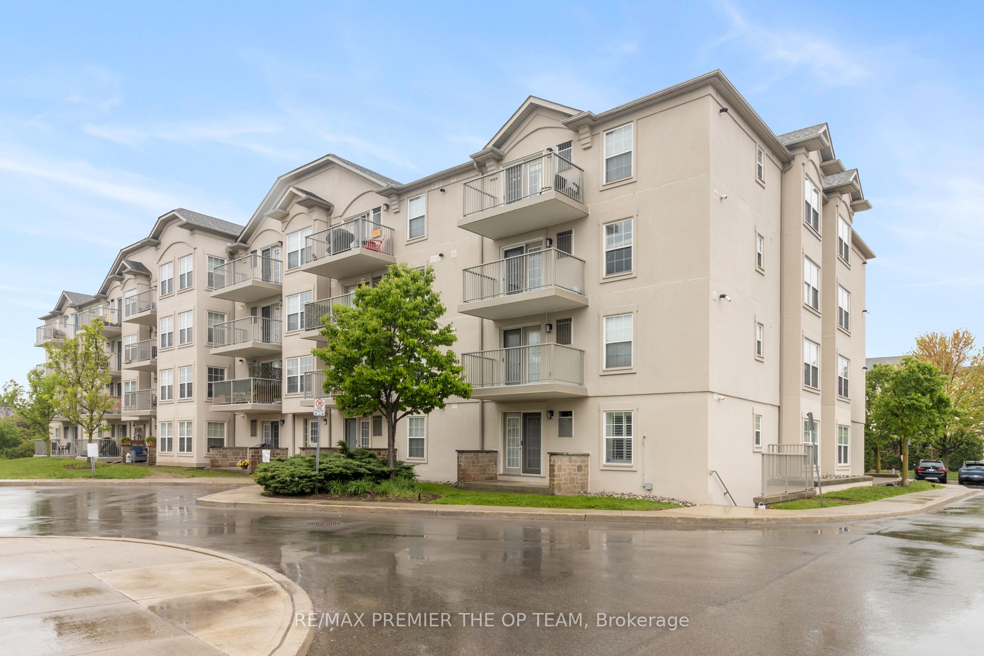 1440 Bishops Gate 404, Oakville, On L6m 4m9