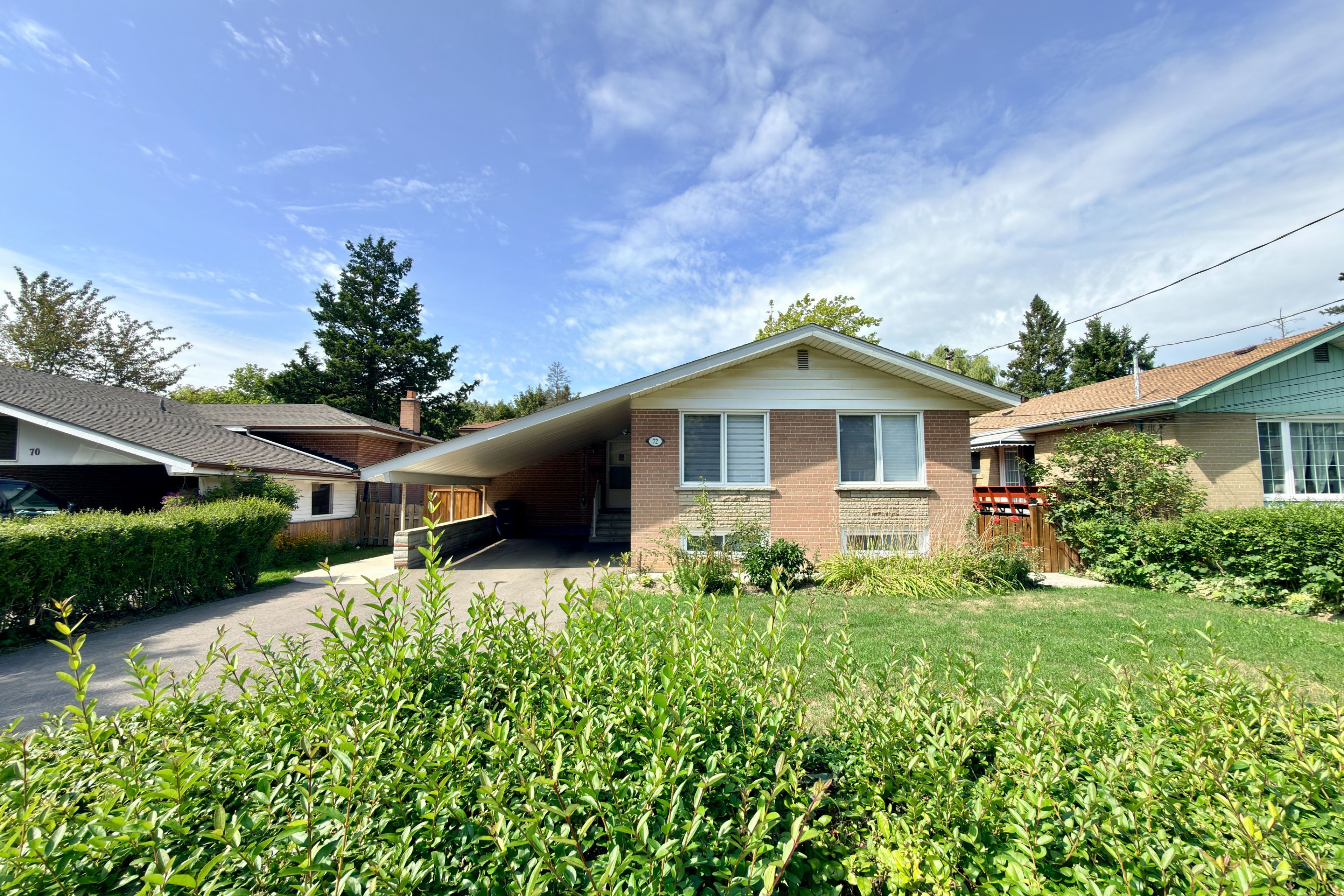 72 Hadrian Avenue, Toronto, On M9w 1v4
