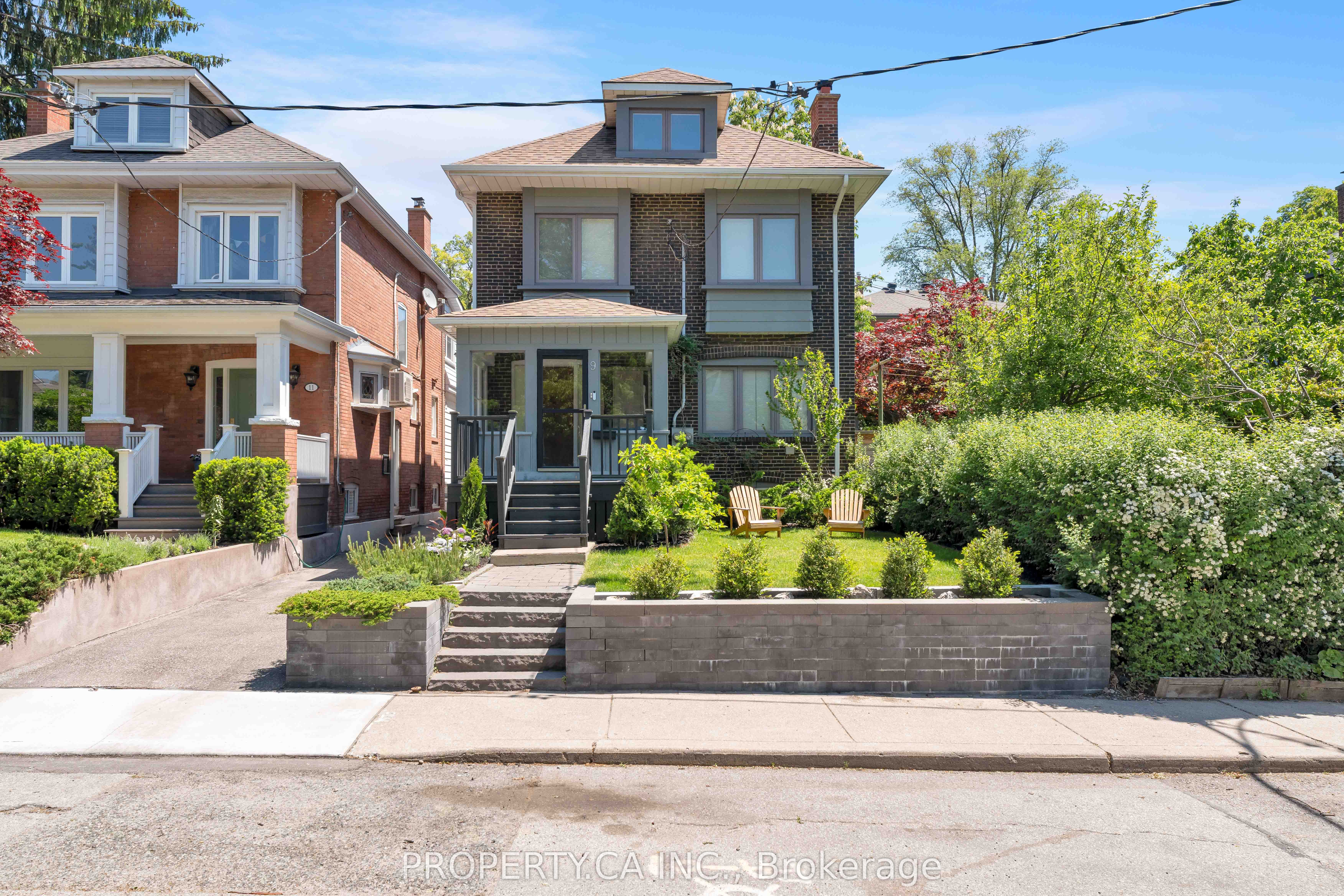 9 Fairview Avenue, Toronto, On M6p 3a2