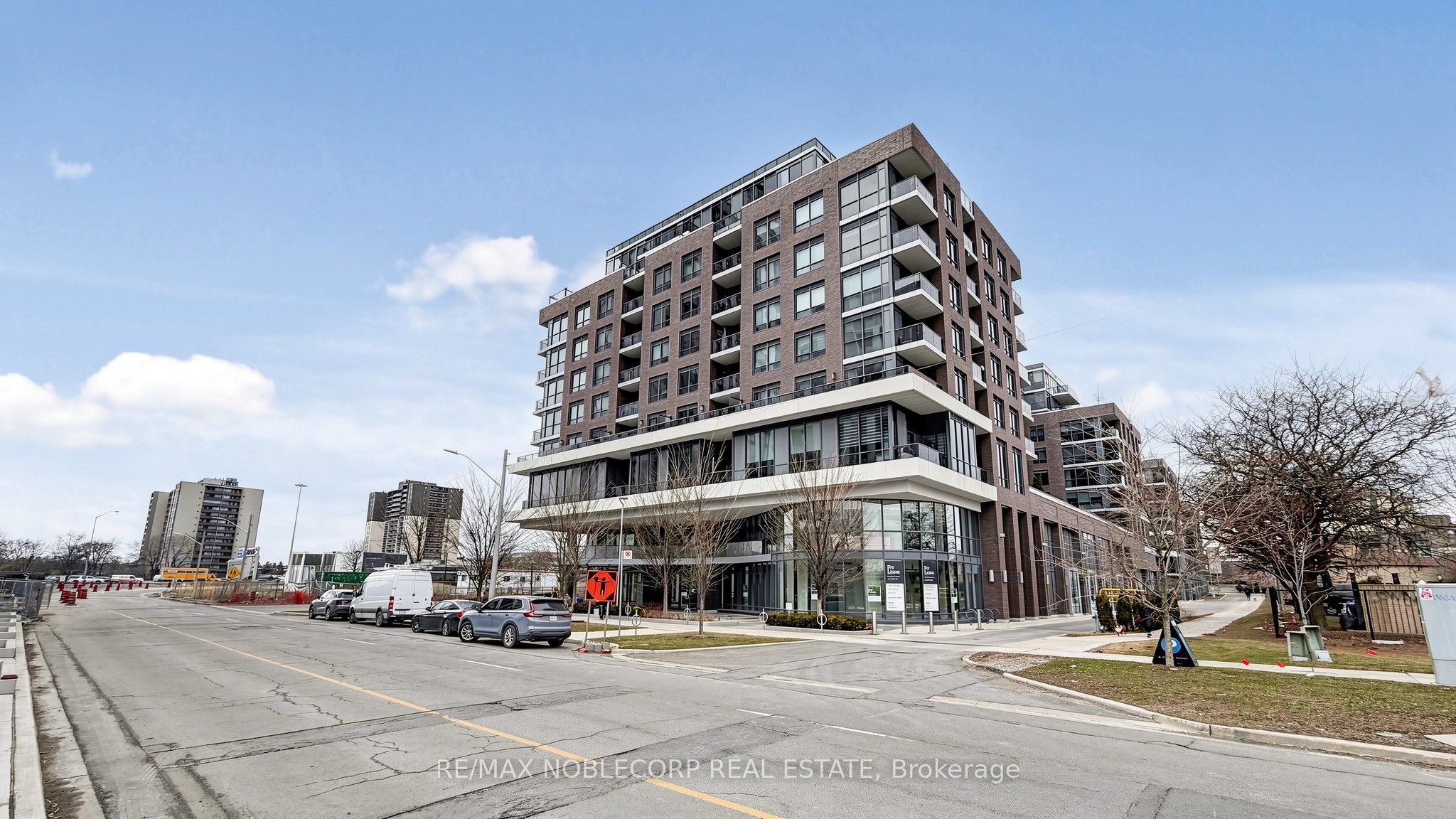 10 Gibbs Road 1005, Toronto, On M9b 0e2