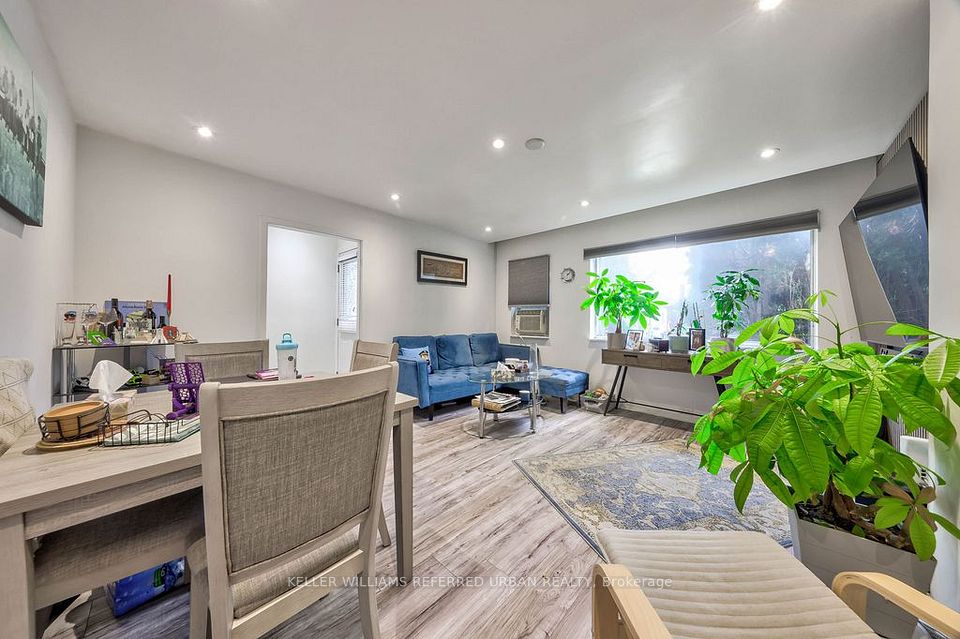 13 Teston Boulevard, Toronto, On M6n 4r9