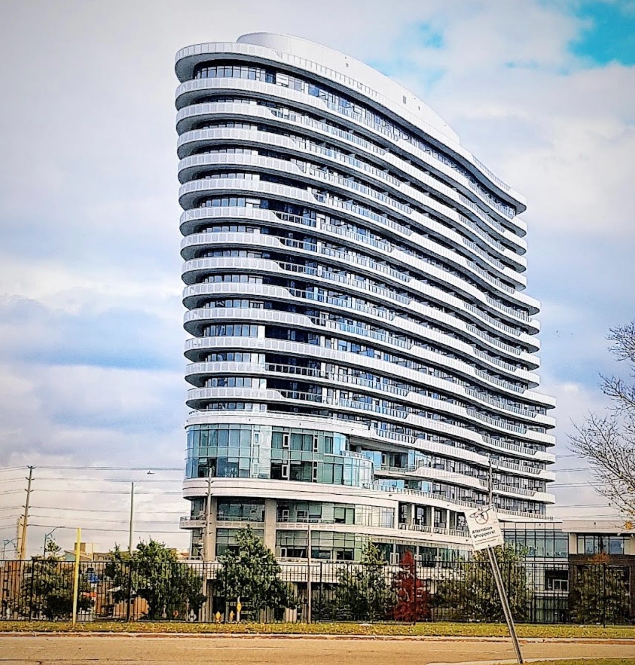 2520 Eglinton Avenue W 1211, Mississauga, On L5m 0y4