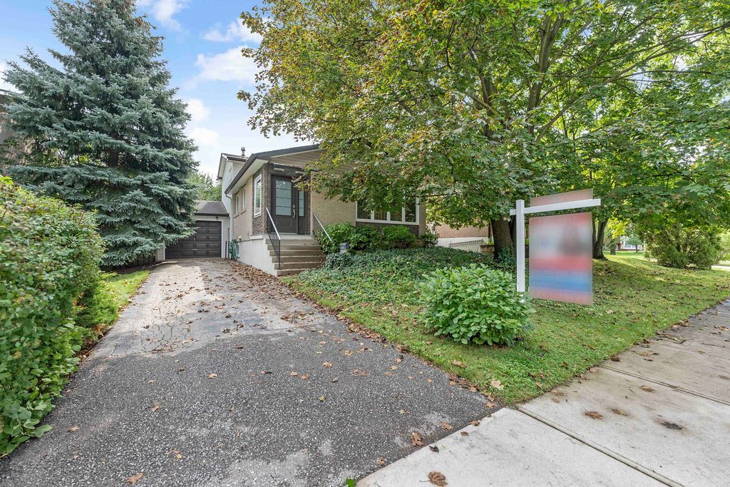 29 Carberry Crescent, Brampton, On L6v 2g1