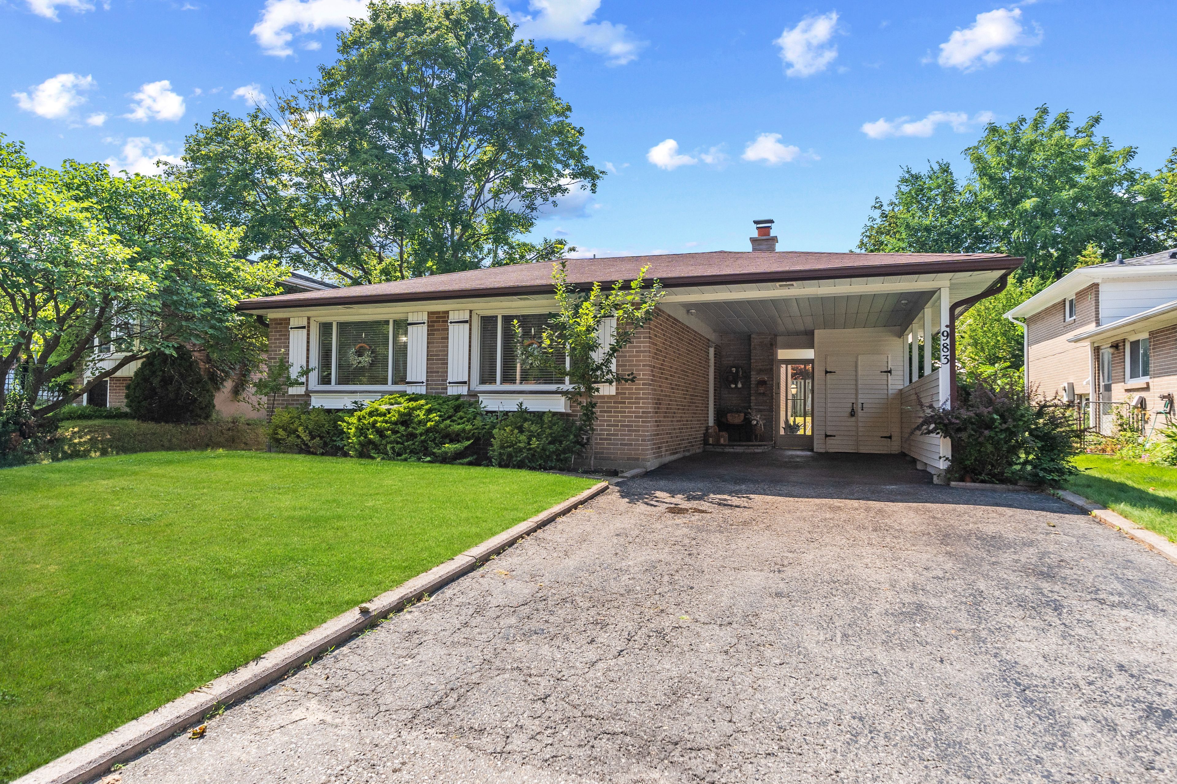 983 Parthia Crescent, Mississauga, On L4y 2k9