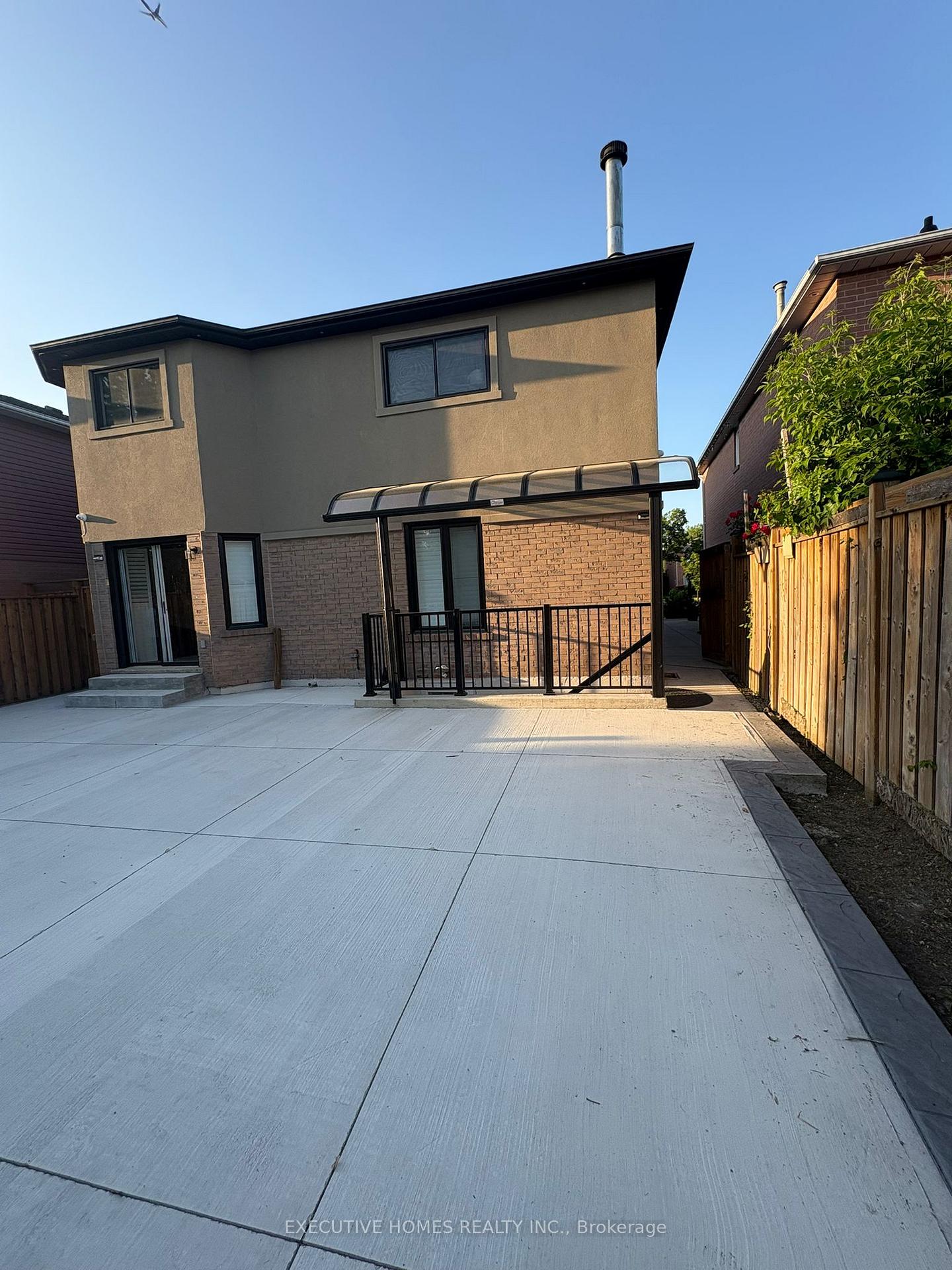 5952 Grossbeak Drive Upper, Mississauga, On L5n 6b3