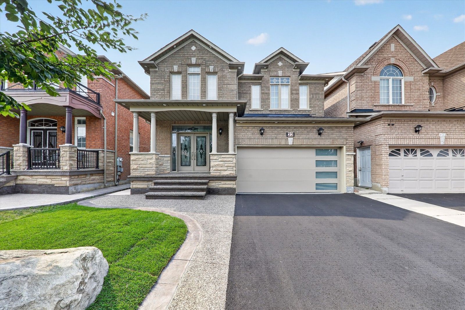 22 Arctic Willow Road, Brampton, On L6r 3k8