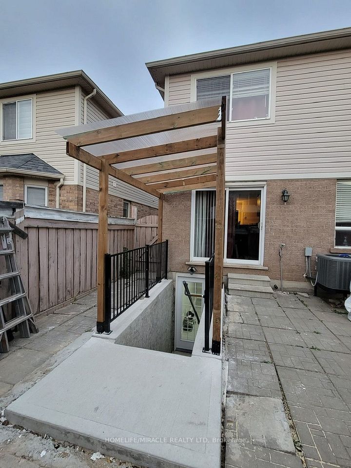 22 Tawnie Cres (Basement), Brampton, On L6x 0l7