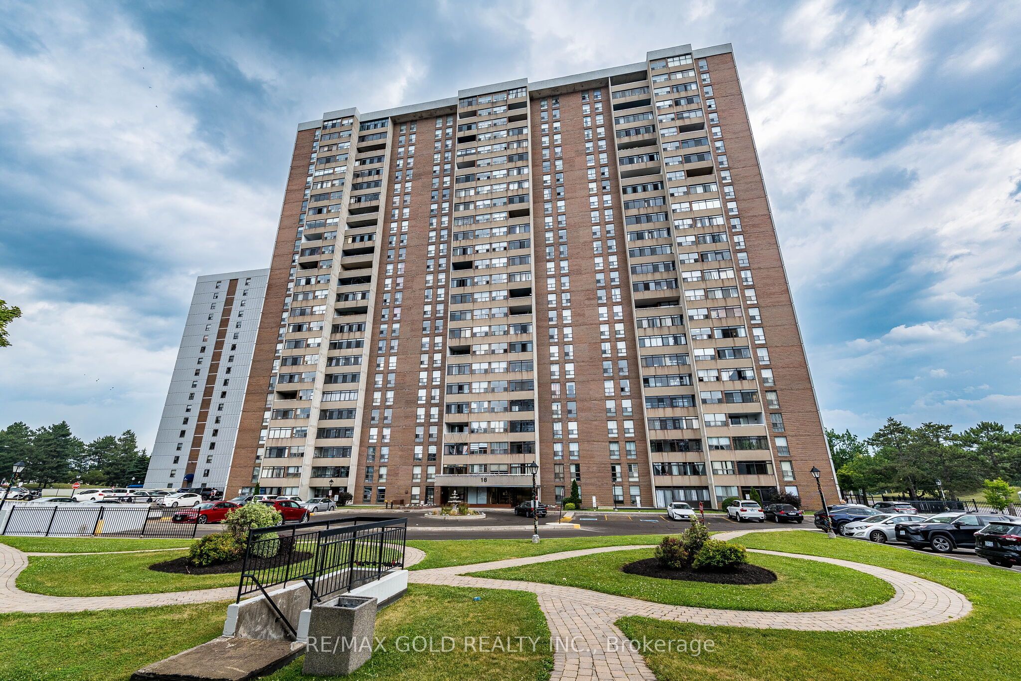 18 Knightsbridge Road 508, Brampton, On L6t 3x5