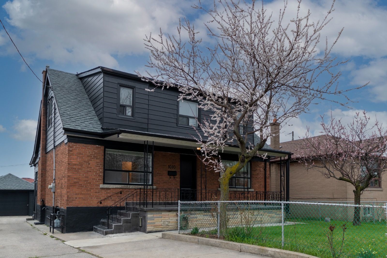 1010 Caledonia Road Upper, Toronto, On M6b 3z1