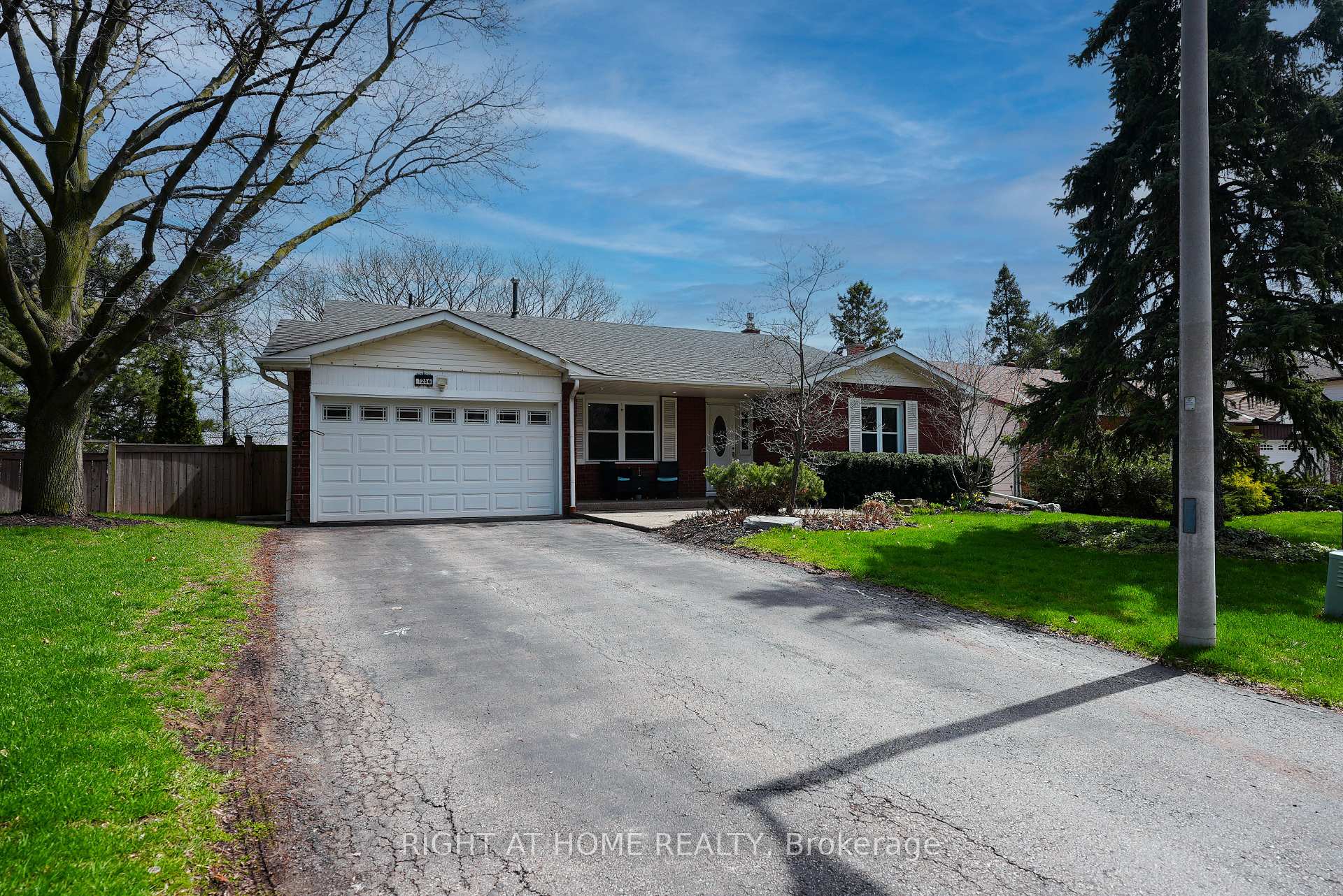 1266 Lakeview Drive, Oakville, On L6h 2m8