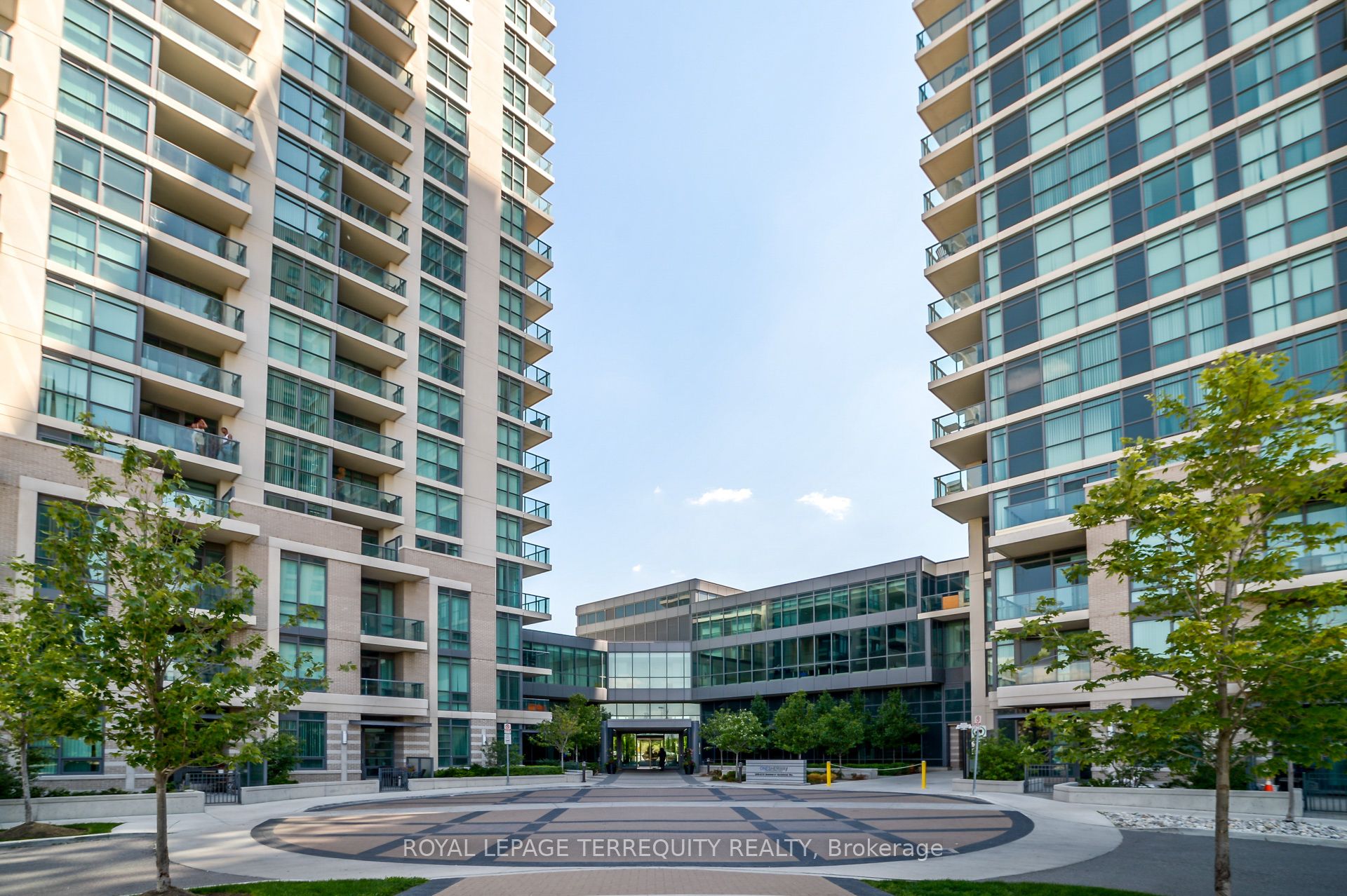 215 Sherway Gardens Road 2810, Toronto, On M9c 0a4