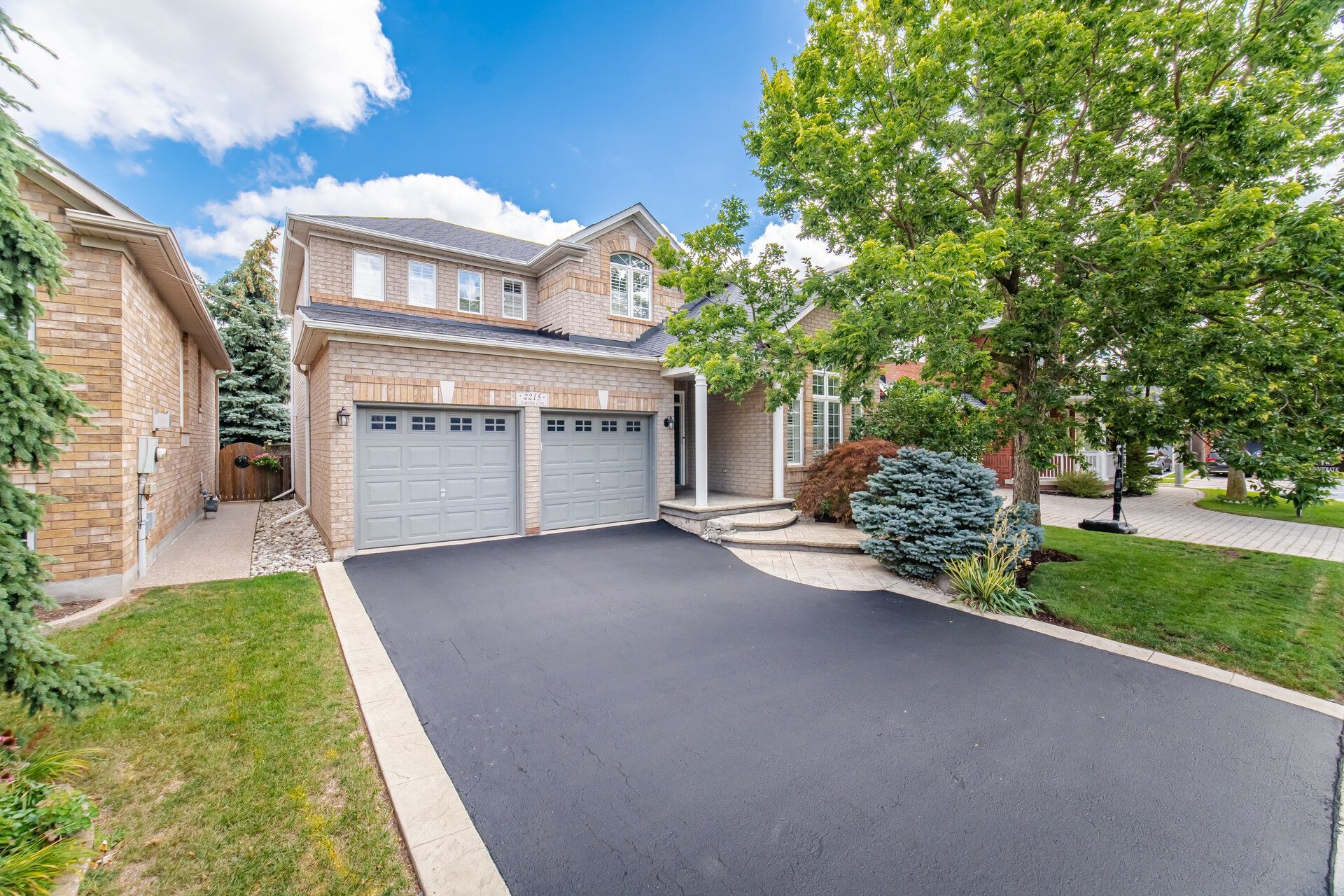 2215 Lapsley Crescent, Oakville, On L6m 4v2