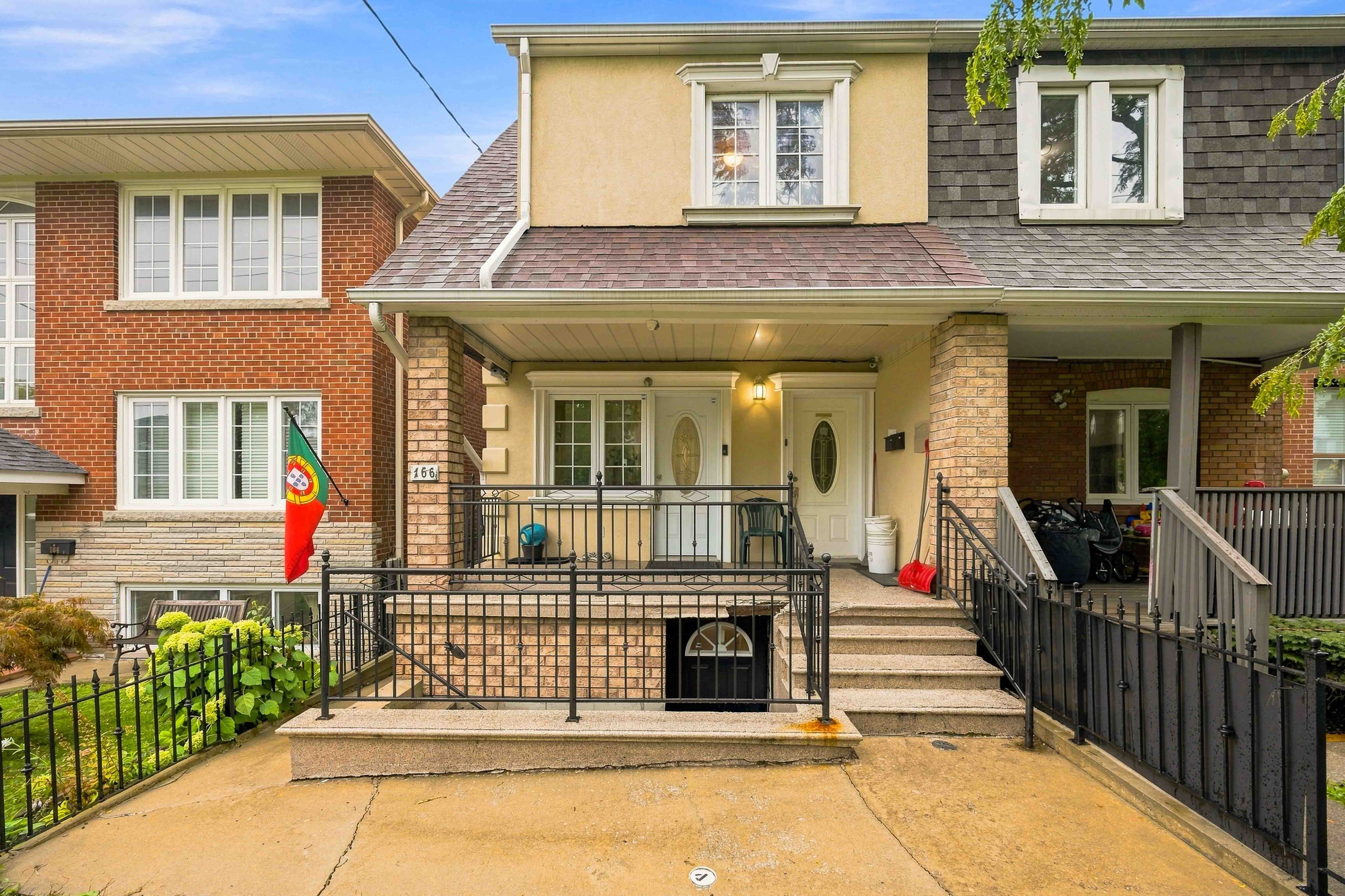 166 Caledonia Road, Toronto, On M6e 4s7
