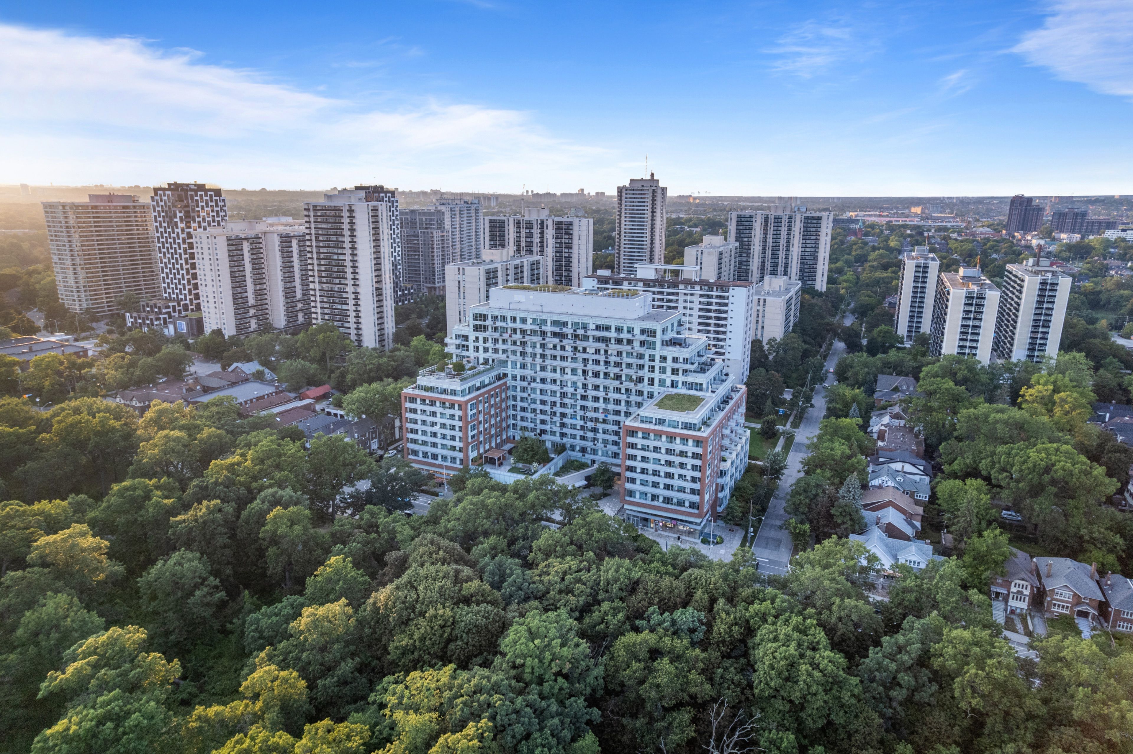 1830 Bloor Street W 817, Toronto, On M6p 0a2